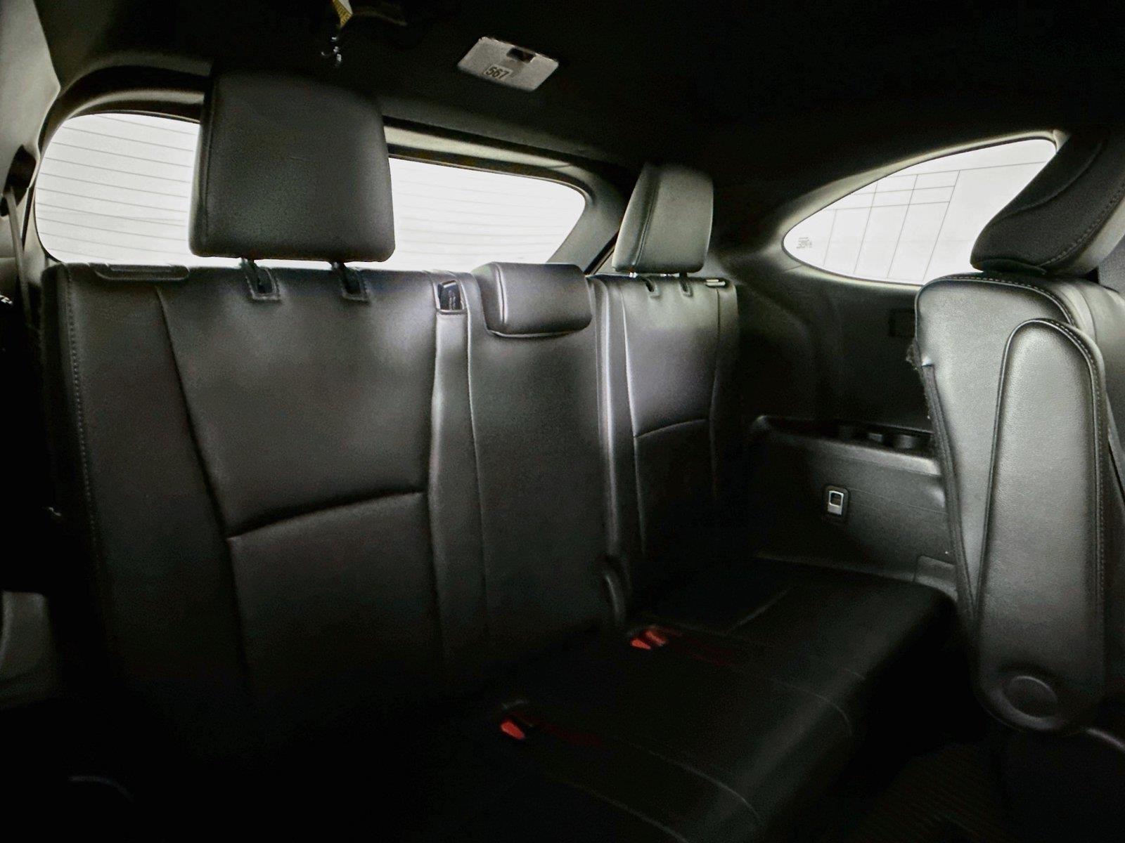 2025 Toyota Highlander LE photo 39