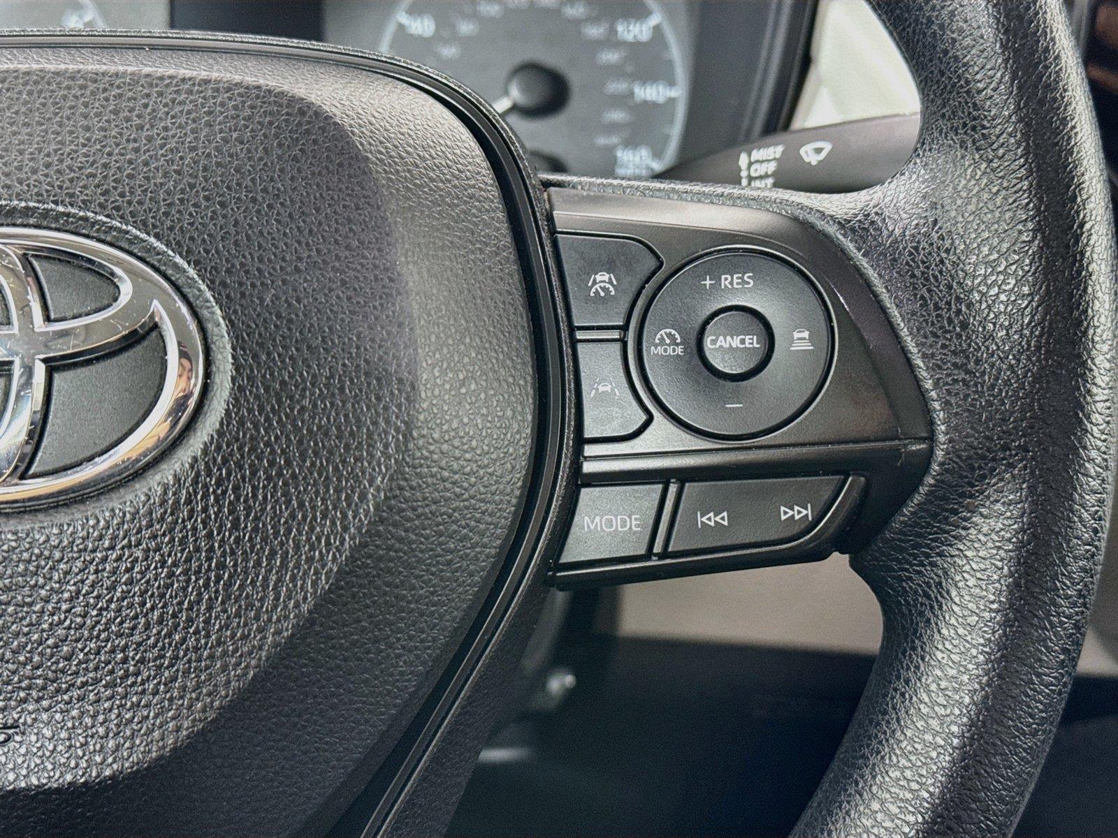 2023 Toyota Corolla LE photo 17