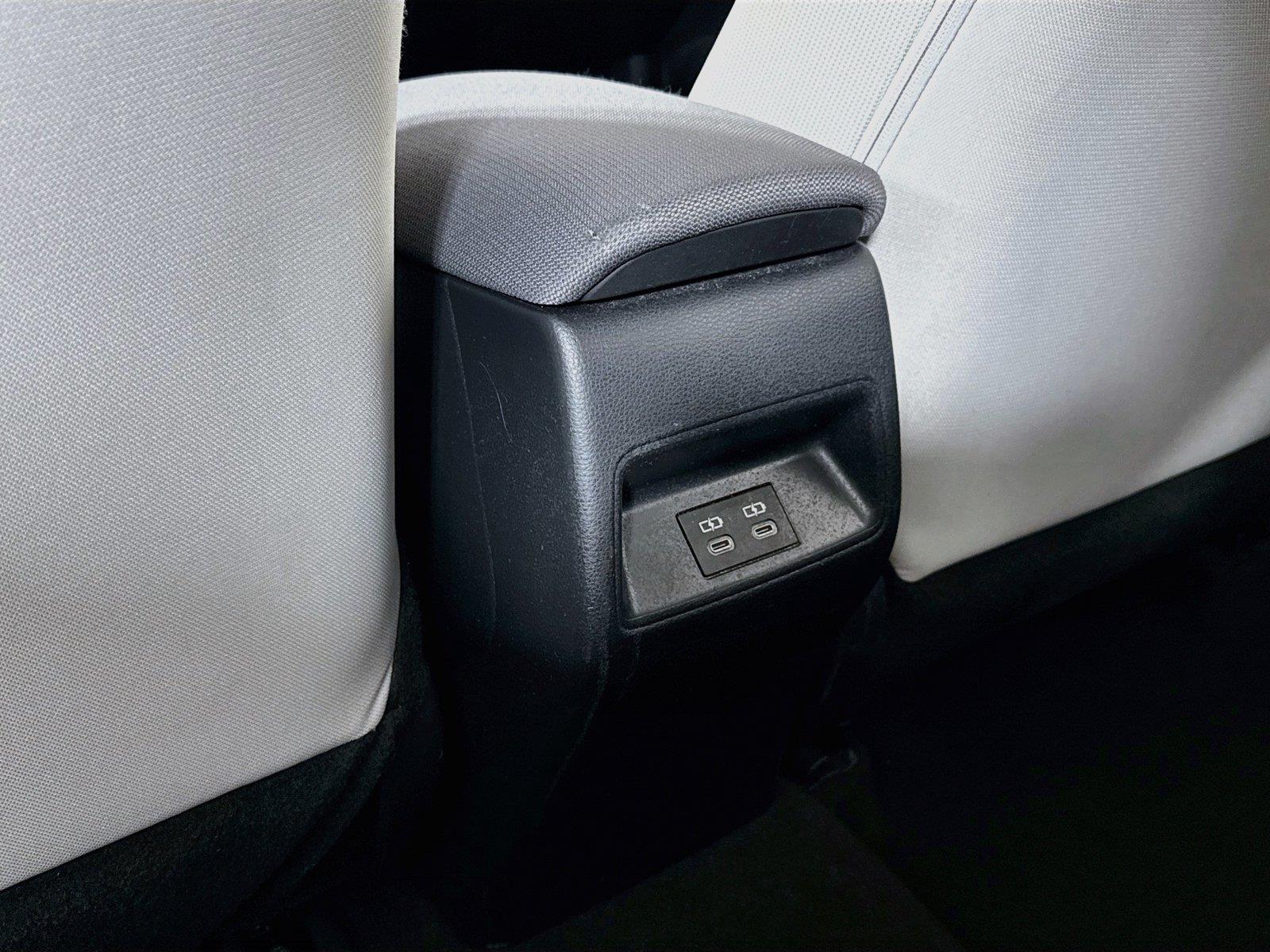 2023 Toyota Corolla LE photo 31