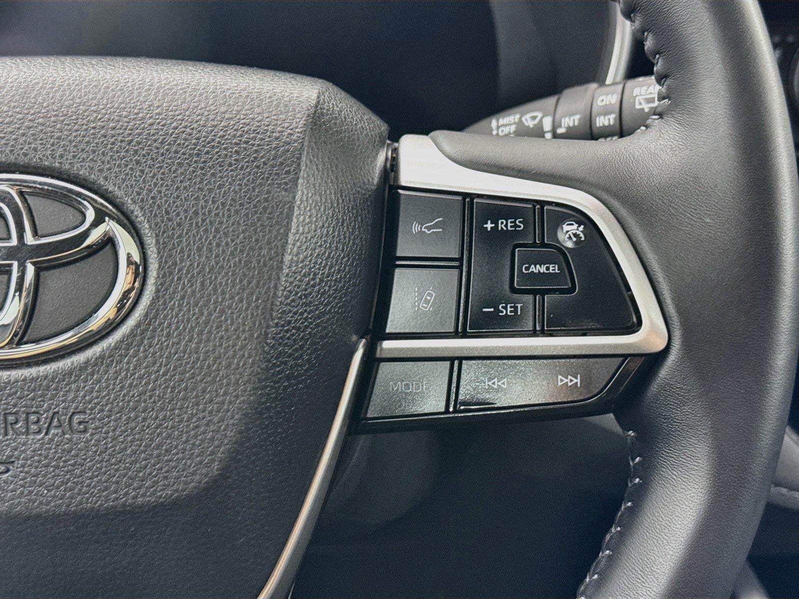 2025 Toyota Highlander LE photo 19