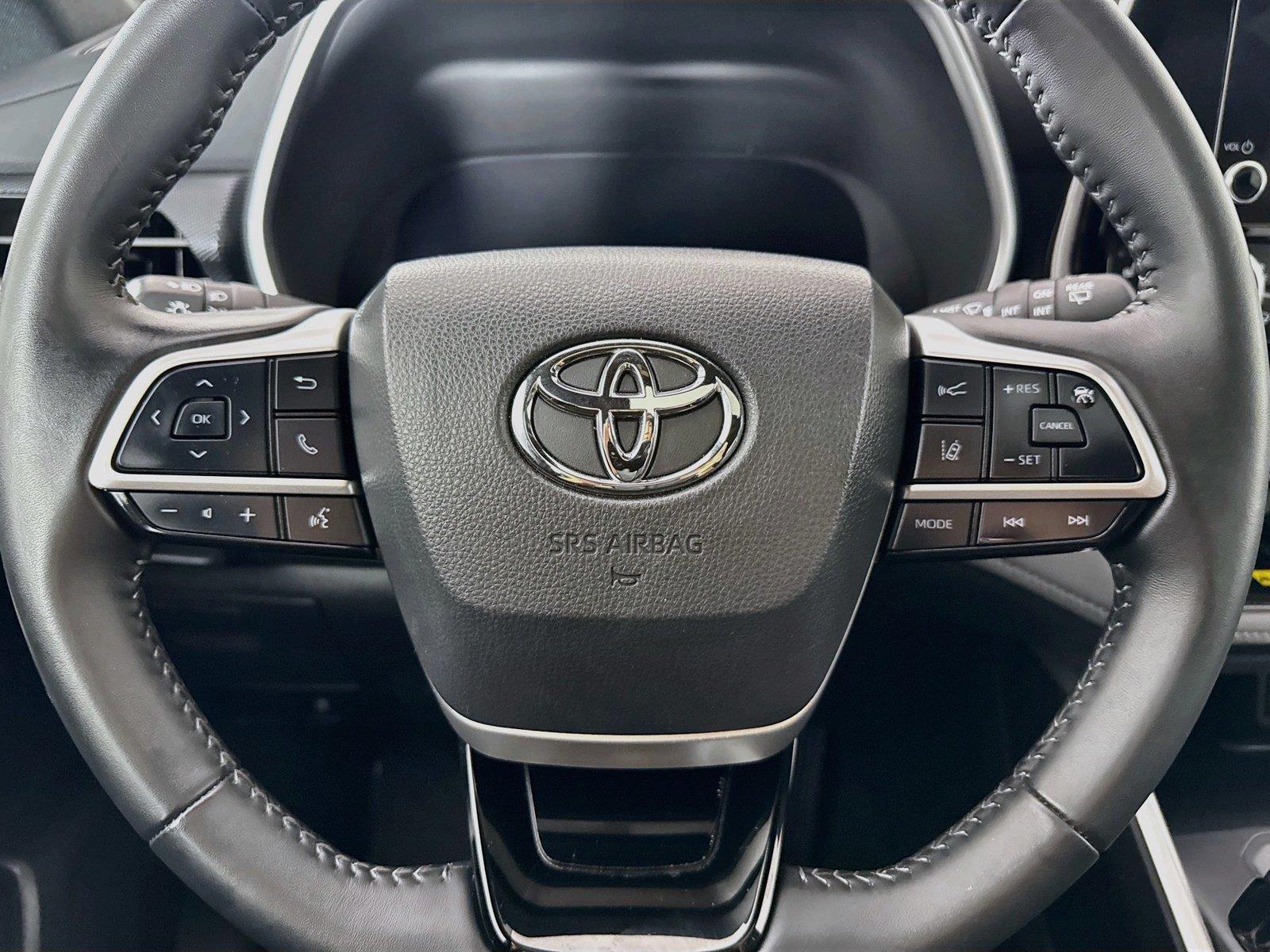 2025 Toyota Highlander LE photo 16