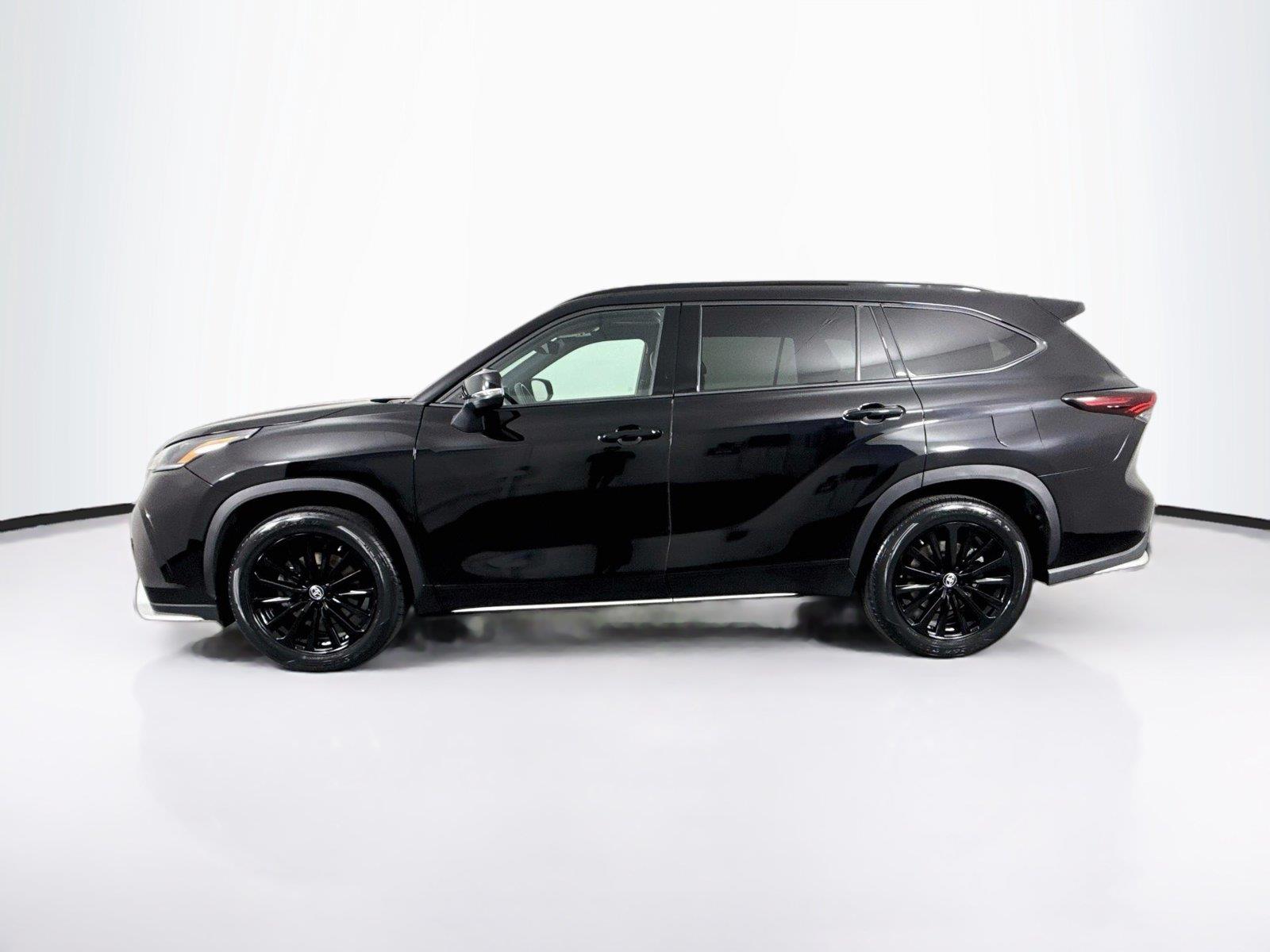 2025 Toyota Highlander LE photo 13