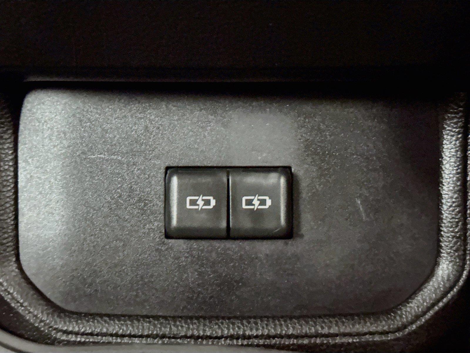 2025 Toyota Highlander LE photo 36