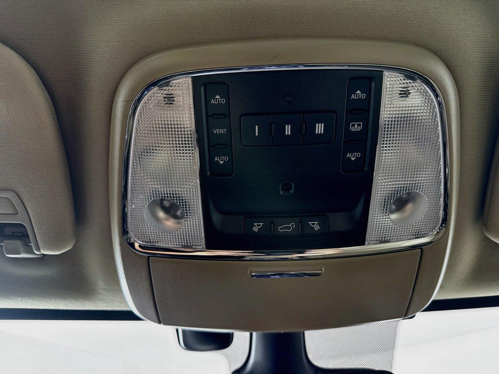 2021 Jeep Grand Cherokee Overland photo 22