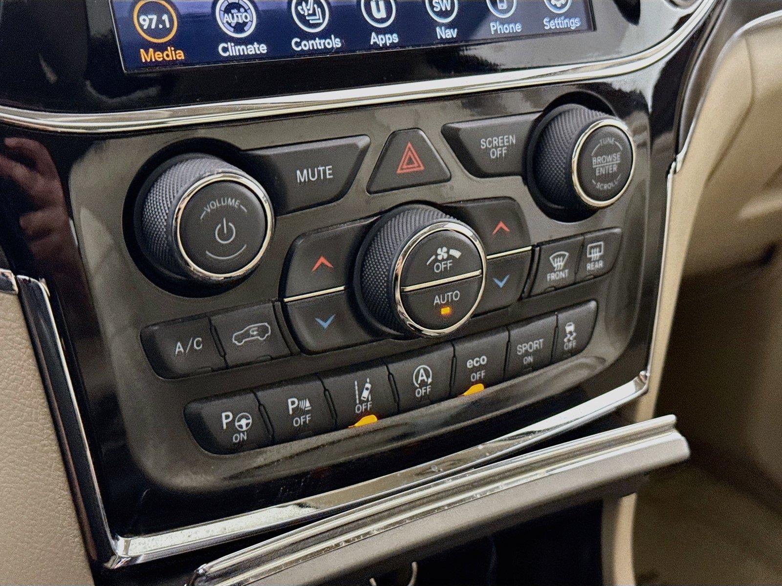 2021 Jeep Grand Cherokee Overland photo 25