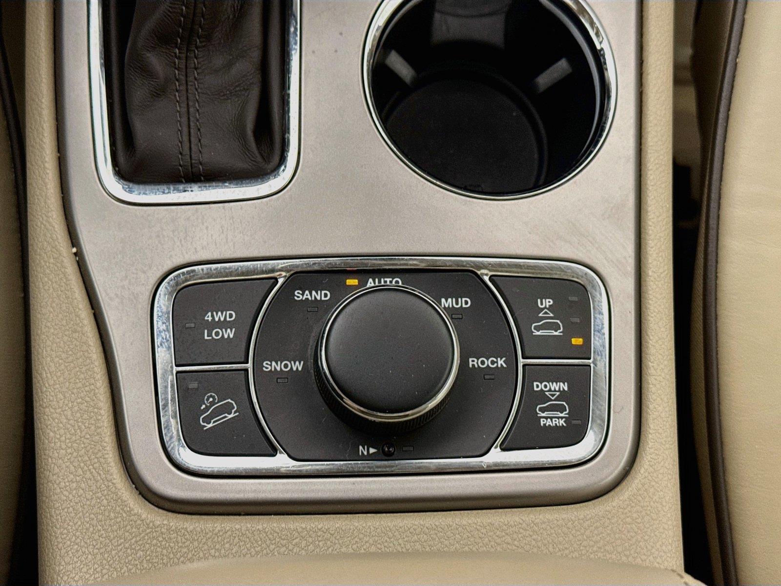 2021 Jeep Grand Cherokee Overland photo 28