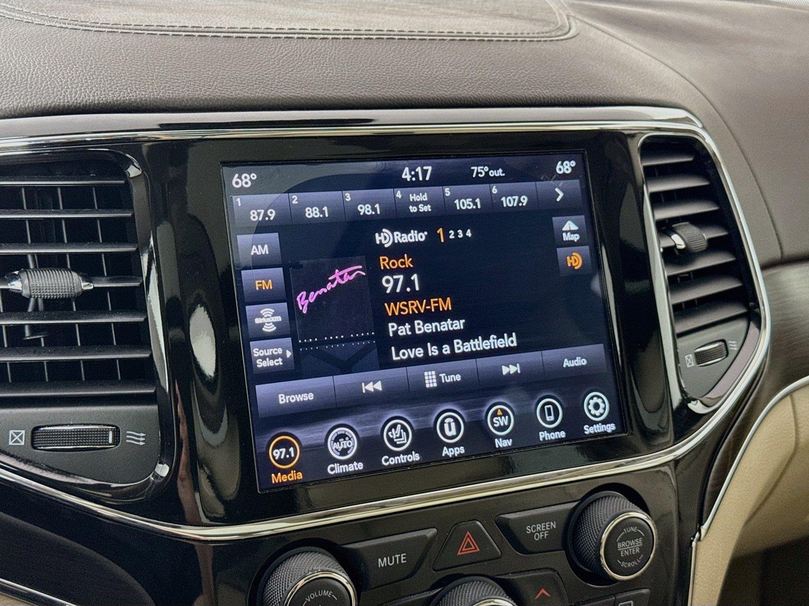 2021 Jeep Grand Cherokee Overland photo 23
