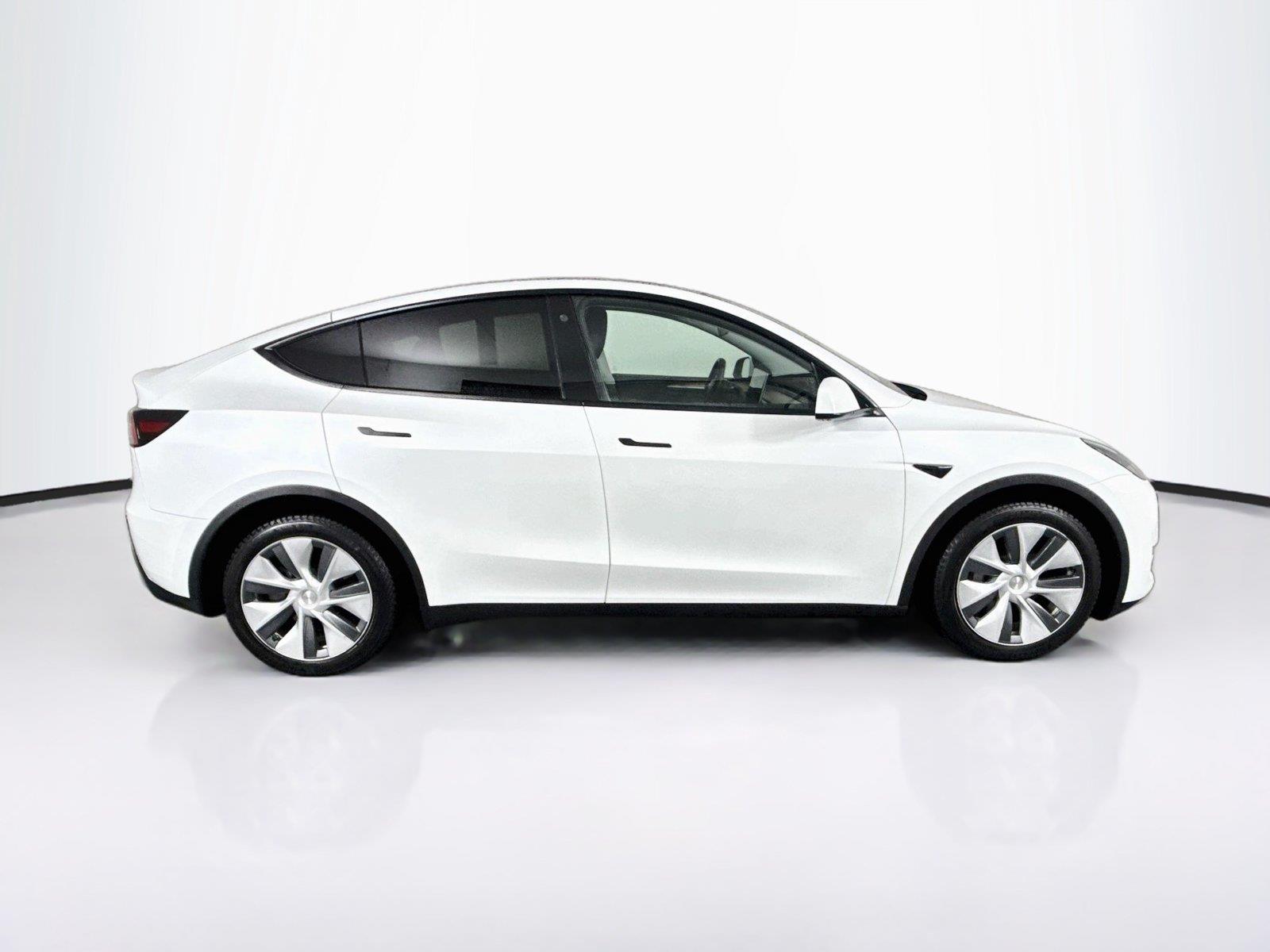 2023 Tesla Model Y Long Range photo 10