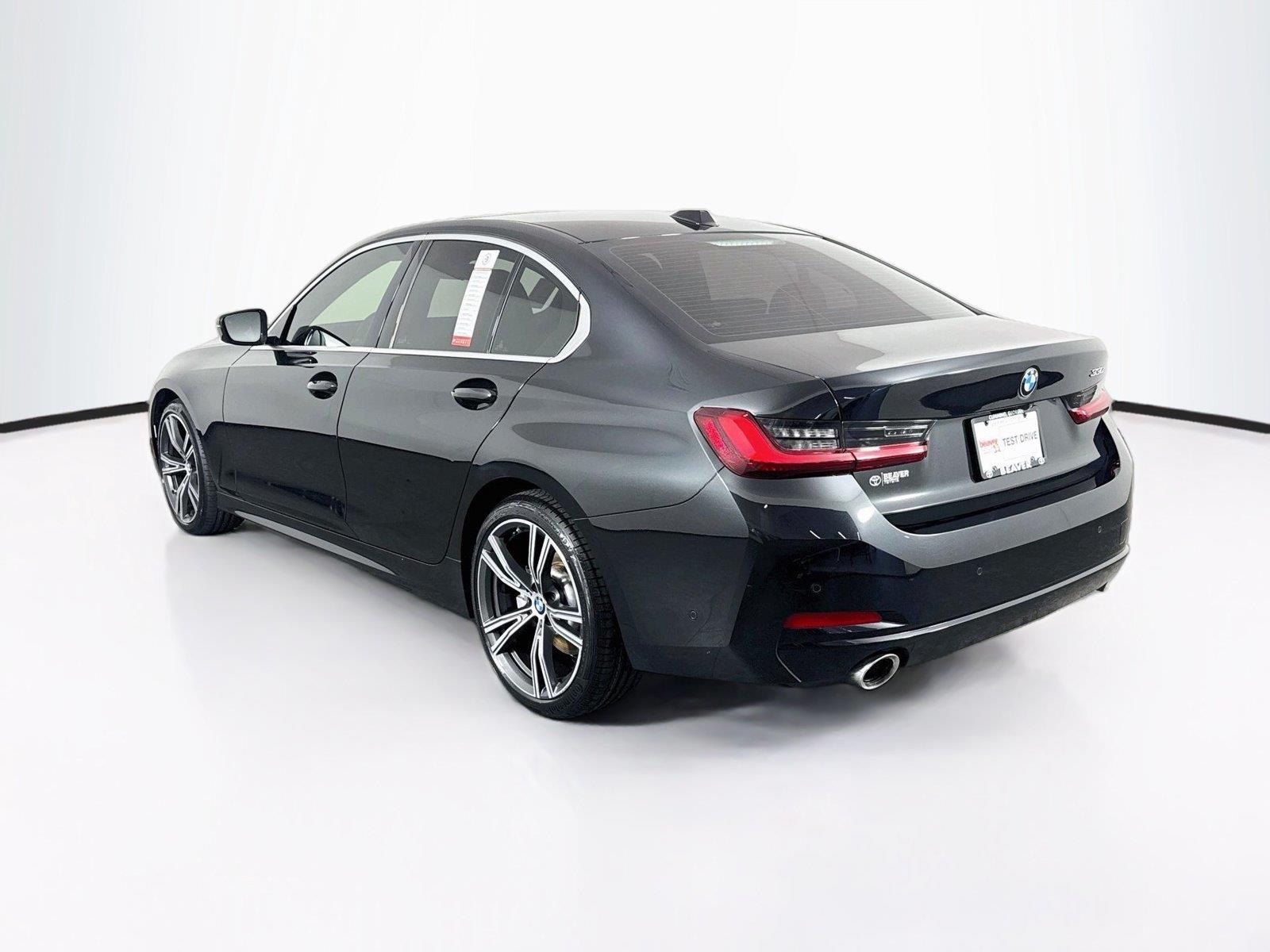 2024 BMW 3 Series 330i photo 12
