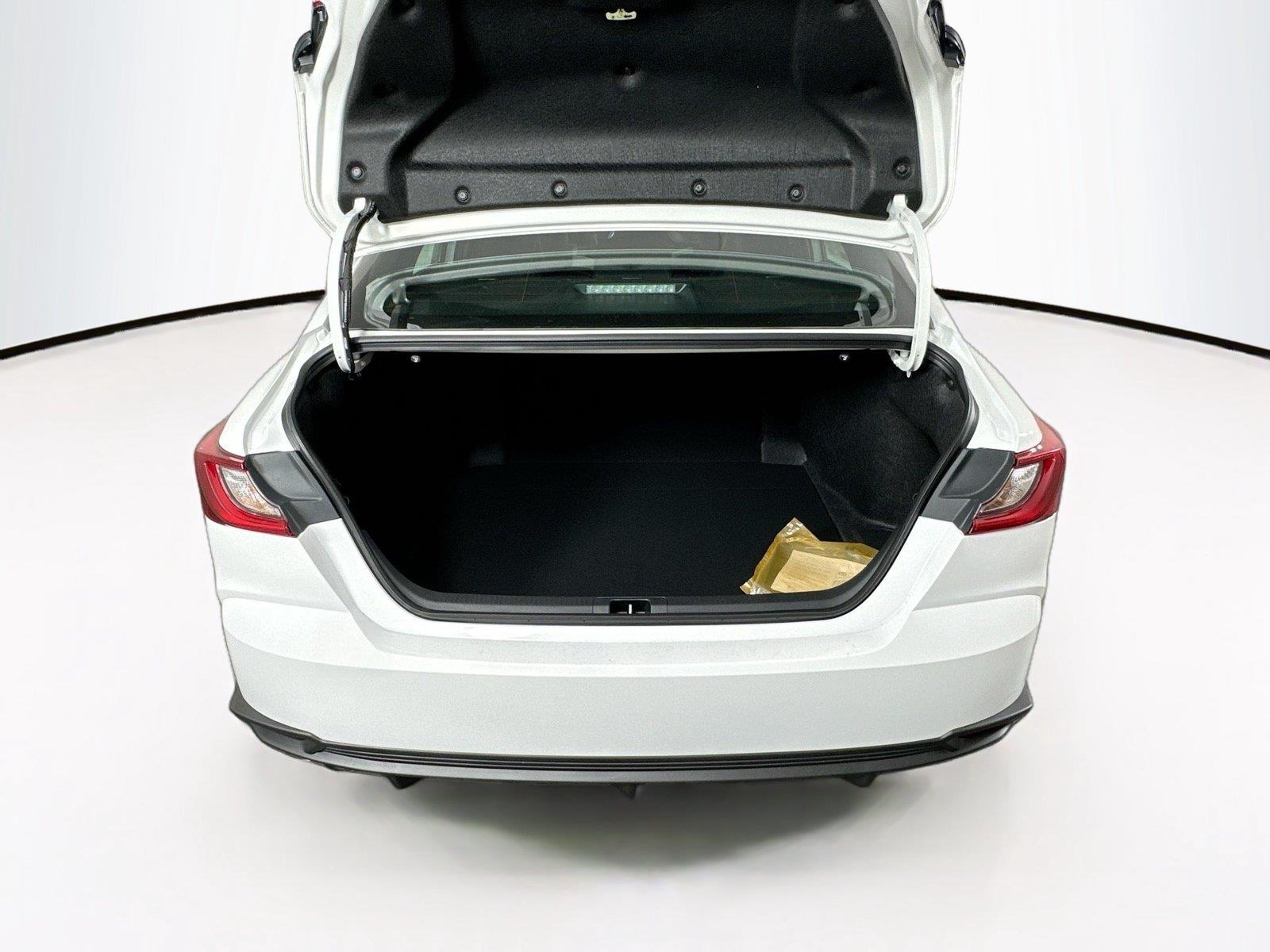 2026 Toyota Camry SE photo 12