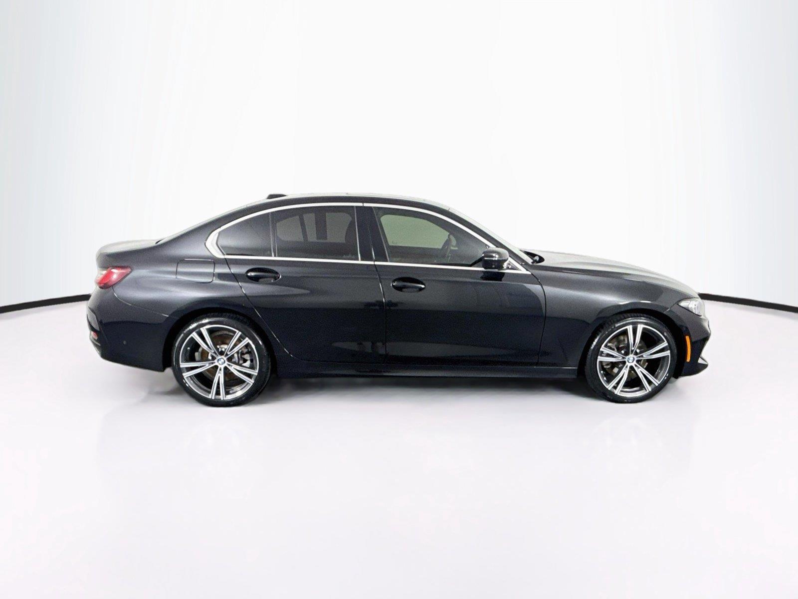 2024 BMW 3 Series 330i photo 10
