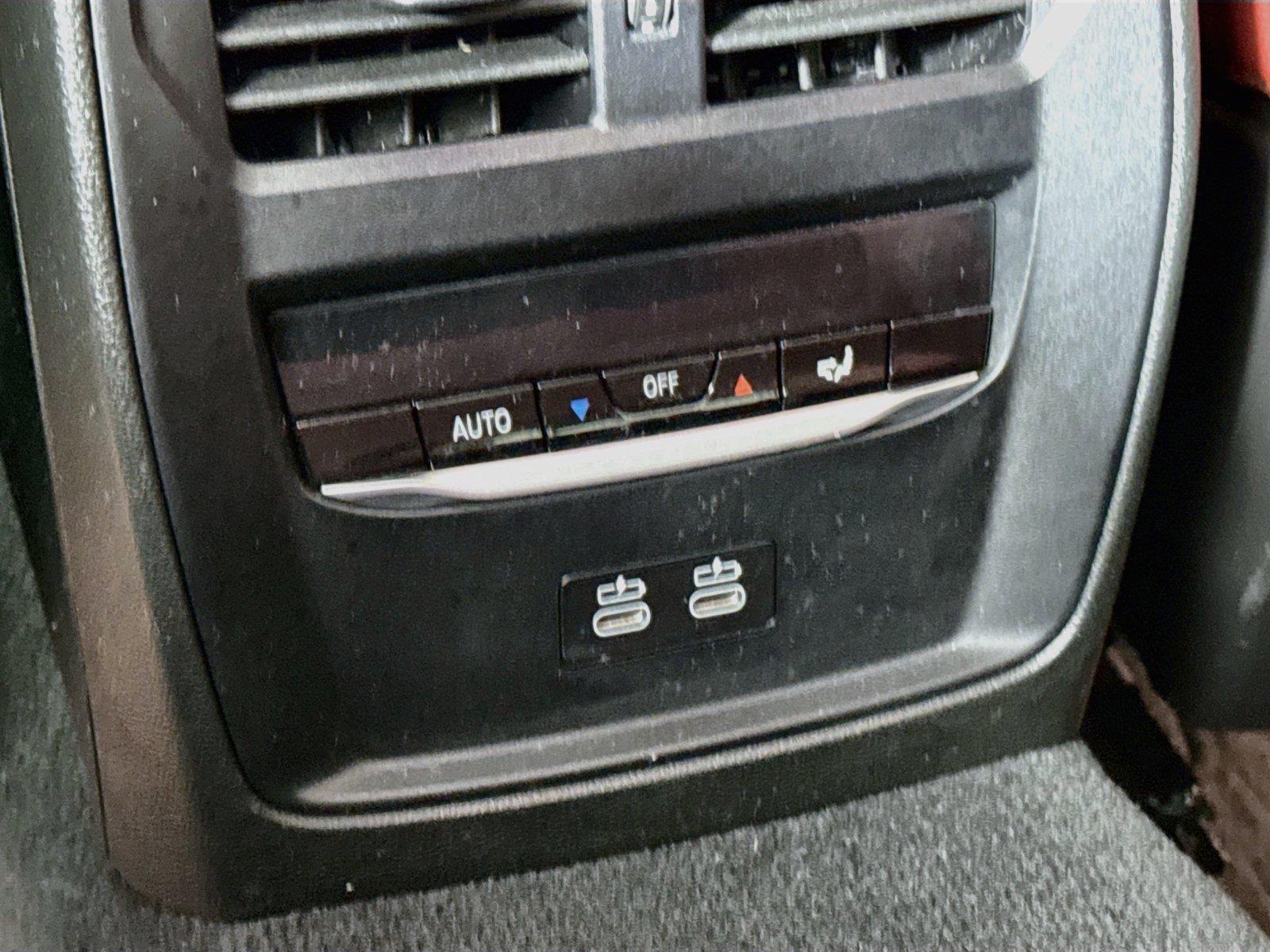2024 BMW 3 Series 330i photo 39