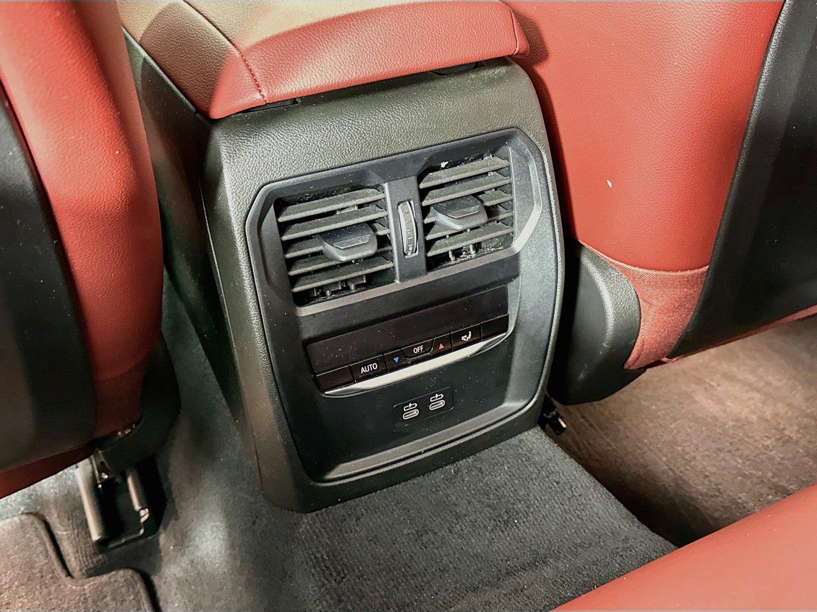2024 BMW 3 Series 330i photo 37