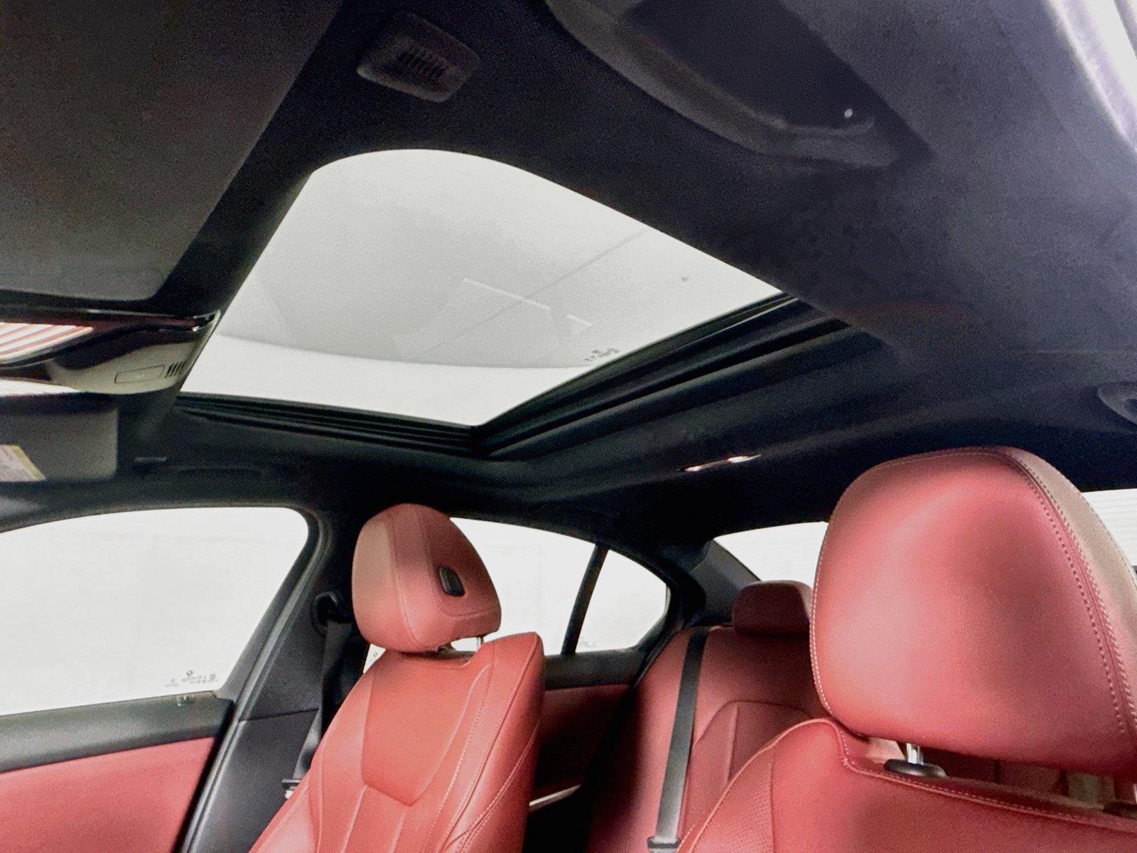 2024 BMW 3 Series 330i photo 5