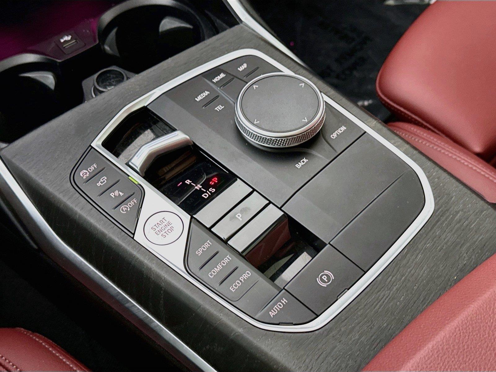 2024 BMW 3 Series 330i photo 27