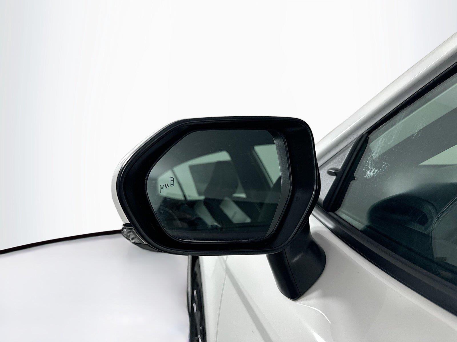 2026 Toyota Camry SE photo 11
