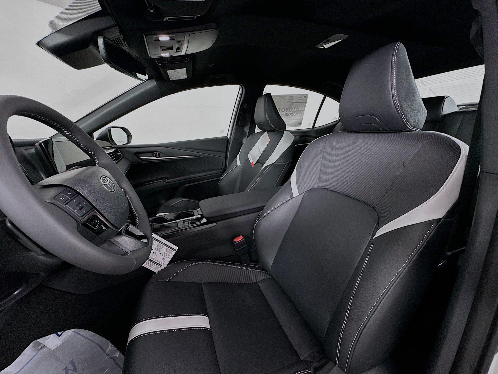 2026 Toyota Camry SE photo 17