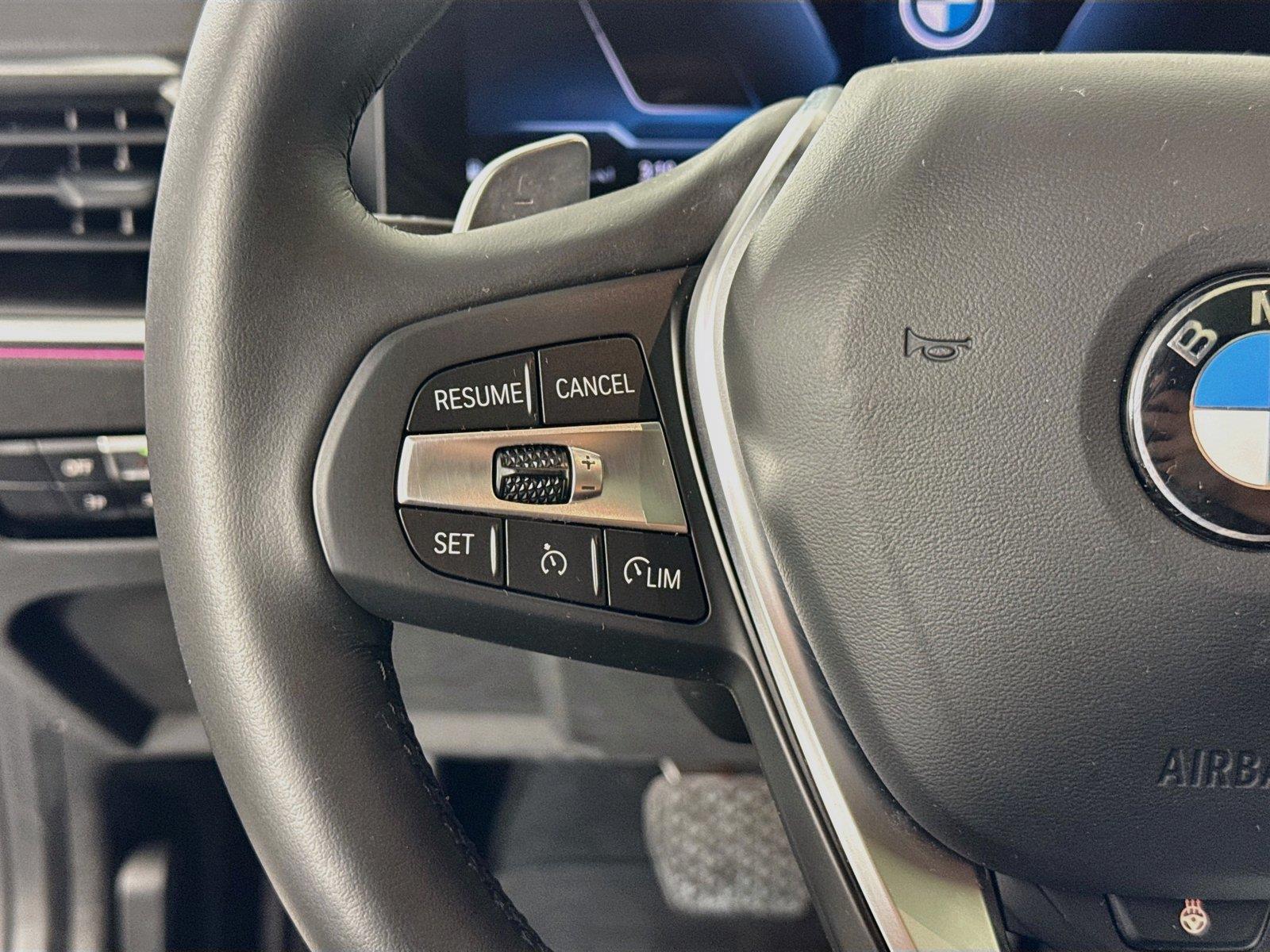 2024 BMW 3 Series 330i photo 17