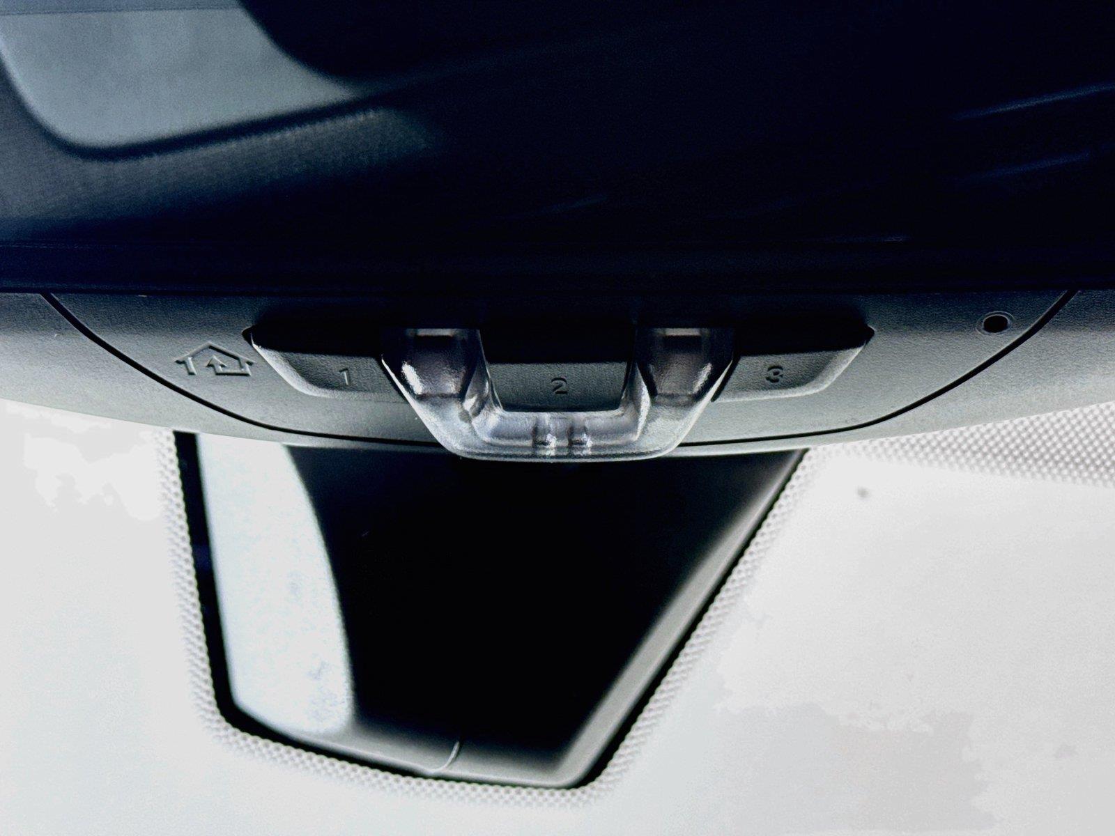 2024 BMW 3 Series 330i photo 22