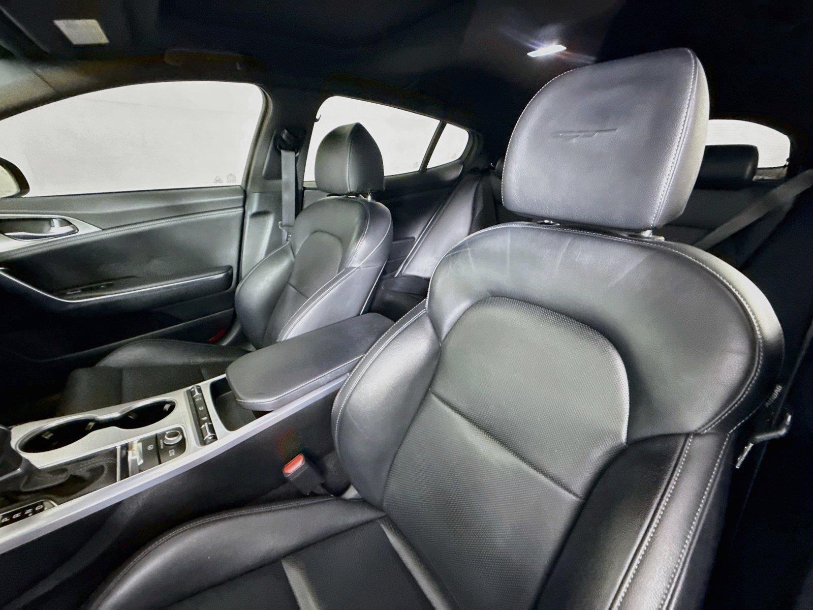 2022 Kia Stinger GT1 photo 2