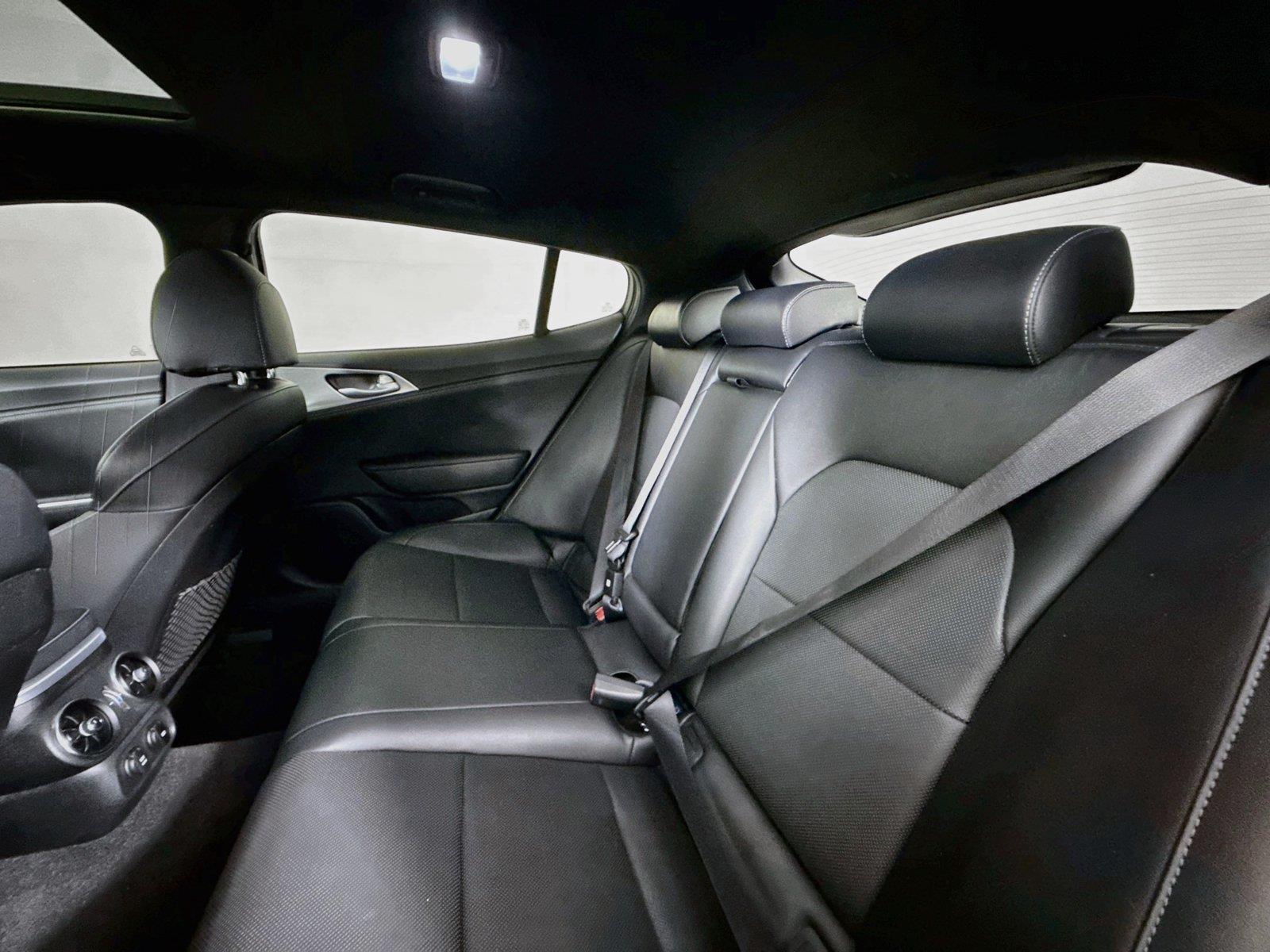2022 Kia Stinger GT1 photo 29