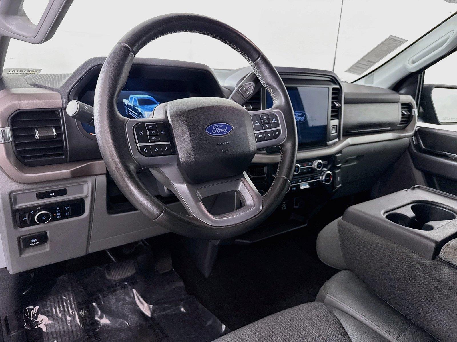 2025 Ford F-150 XLT photo 3