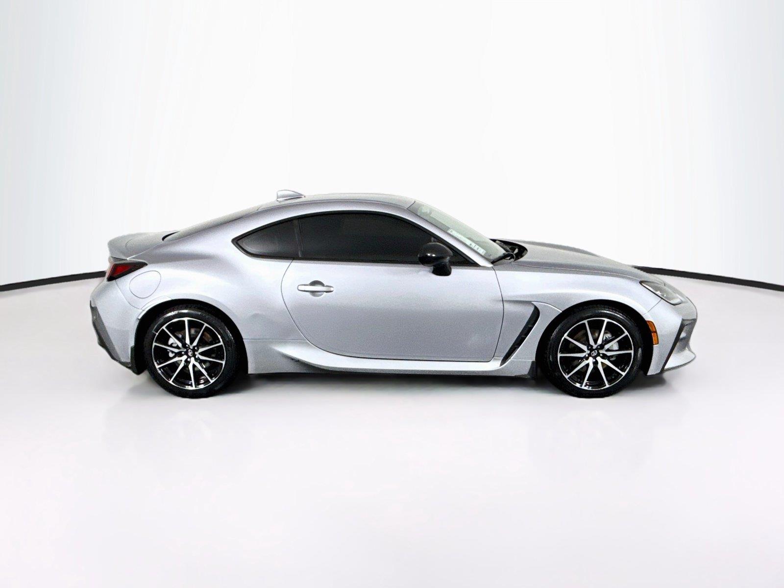 2023 Toyota GR86 Base photo 8