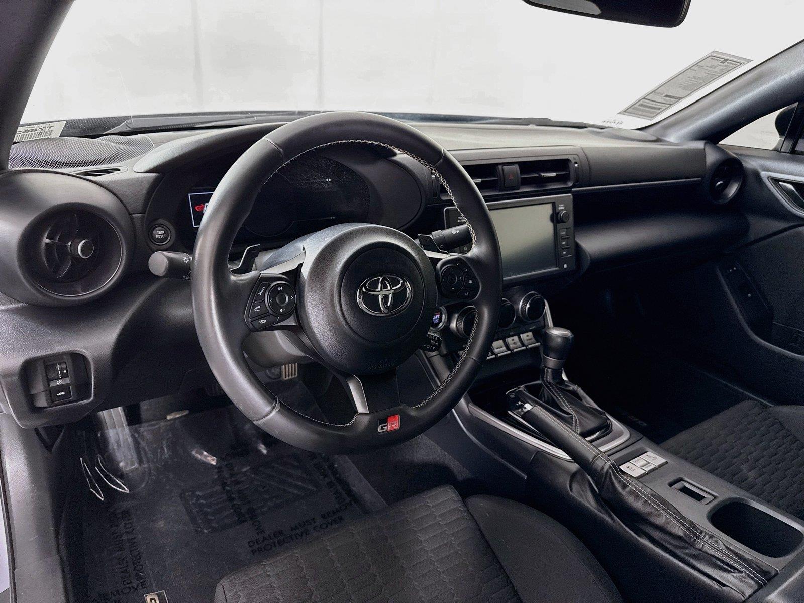 2023 Toyota GR86 Base photo 3