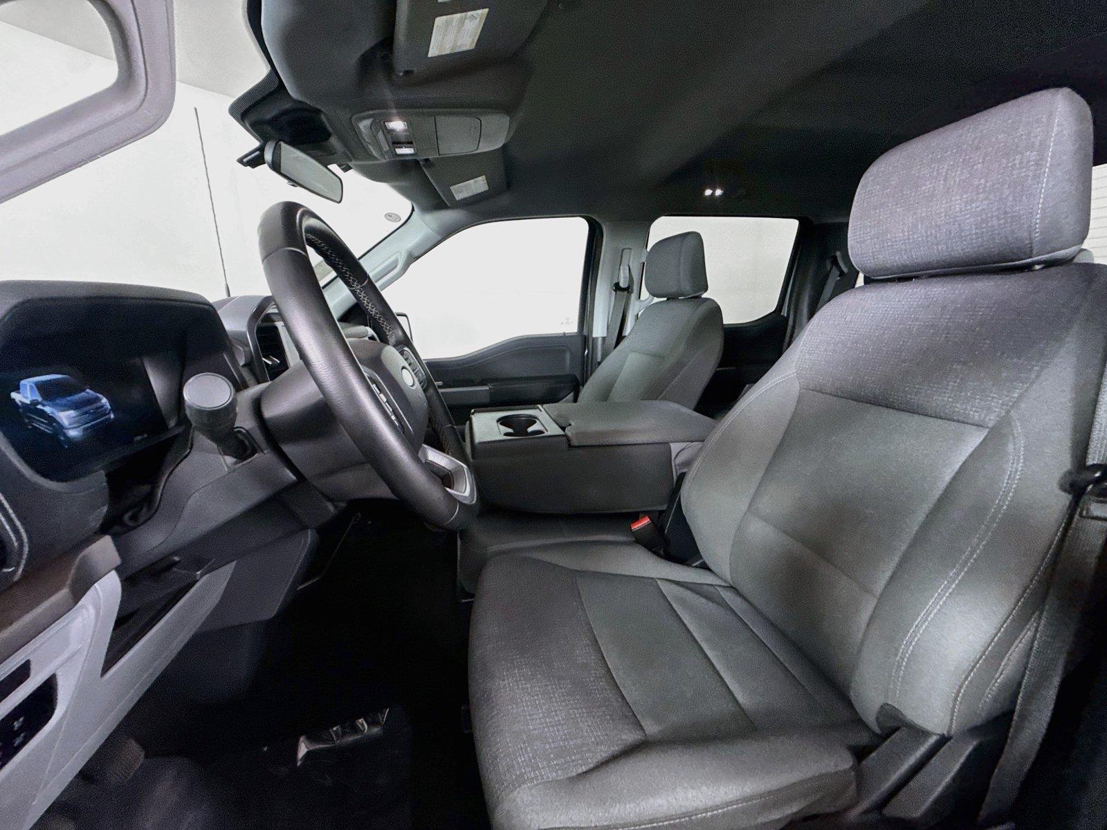 2025 Ford F-150 XLT photo 2