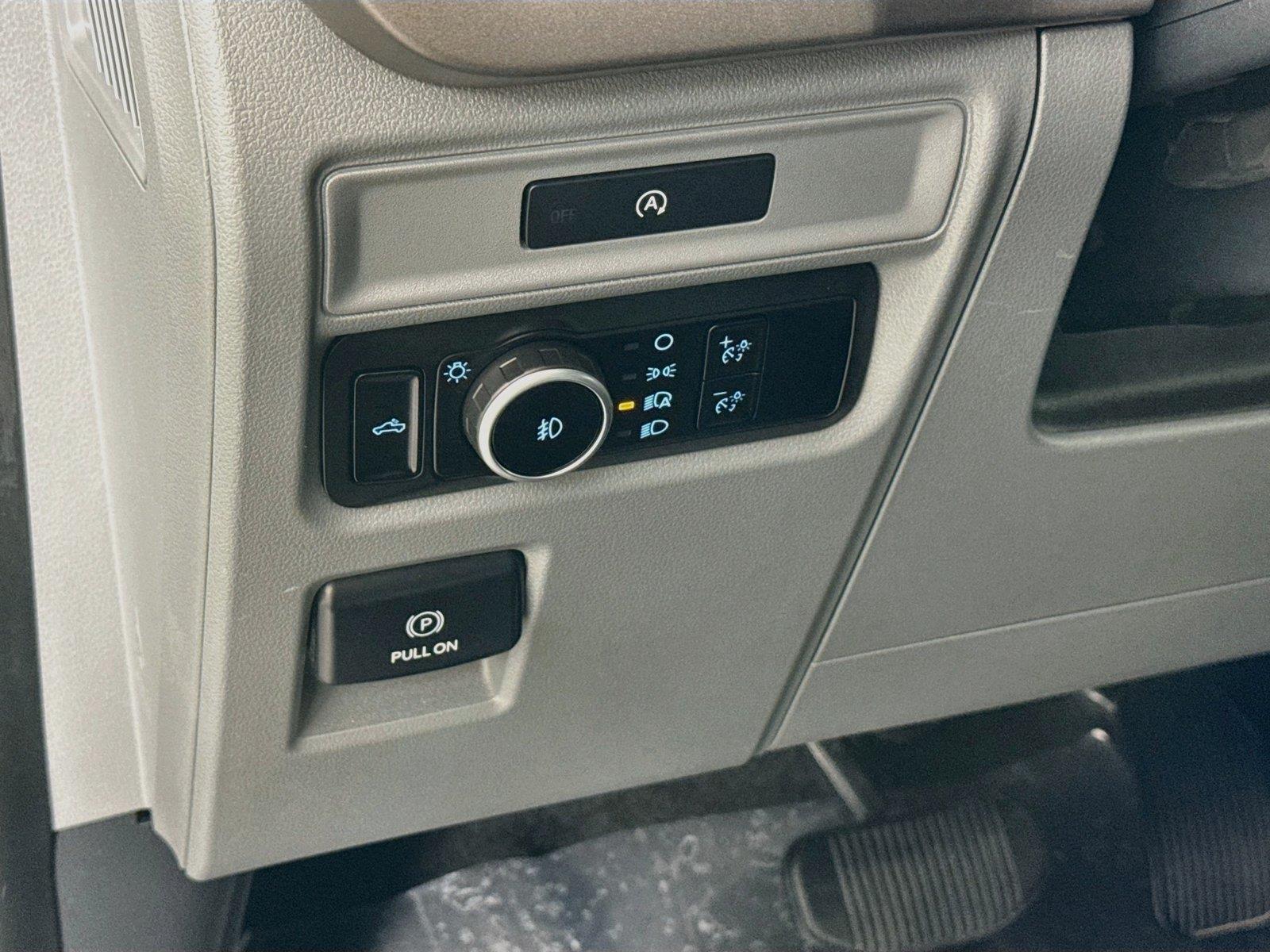 2025 Ford F-150 XLT photo 12