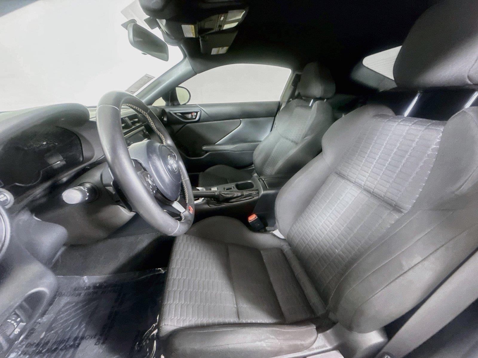 2023 Toyota GR86 Base photo 2