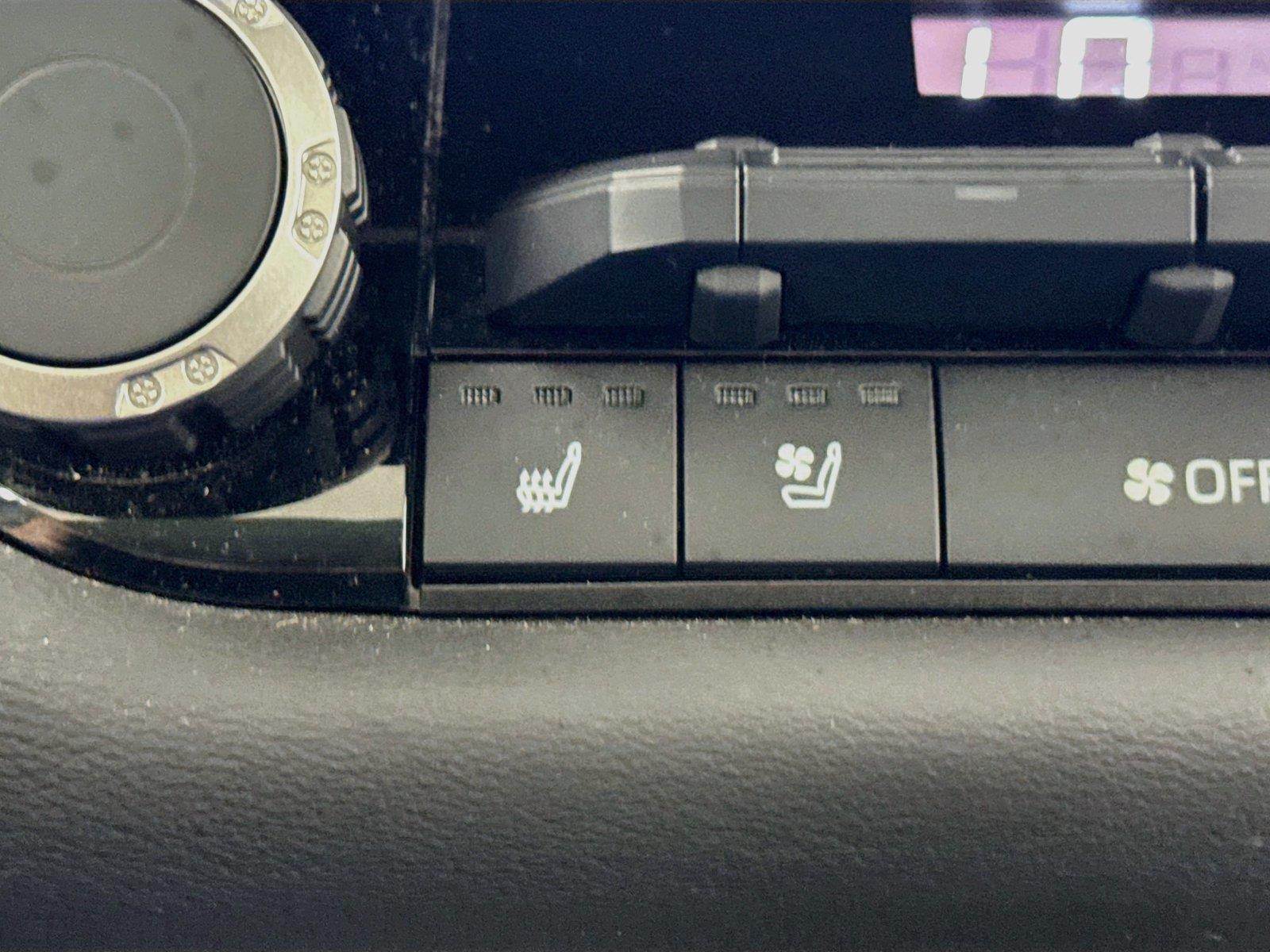 2023 Toyota Tundra Platinum Hybrid photo 7