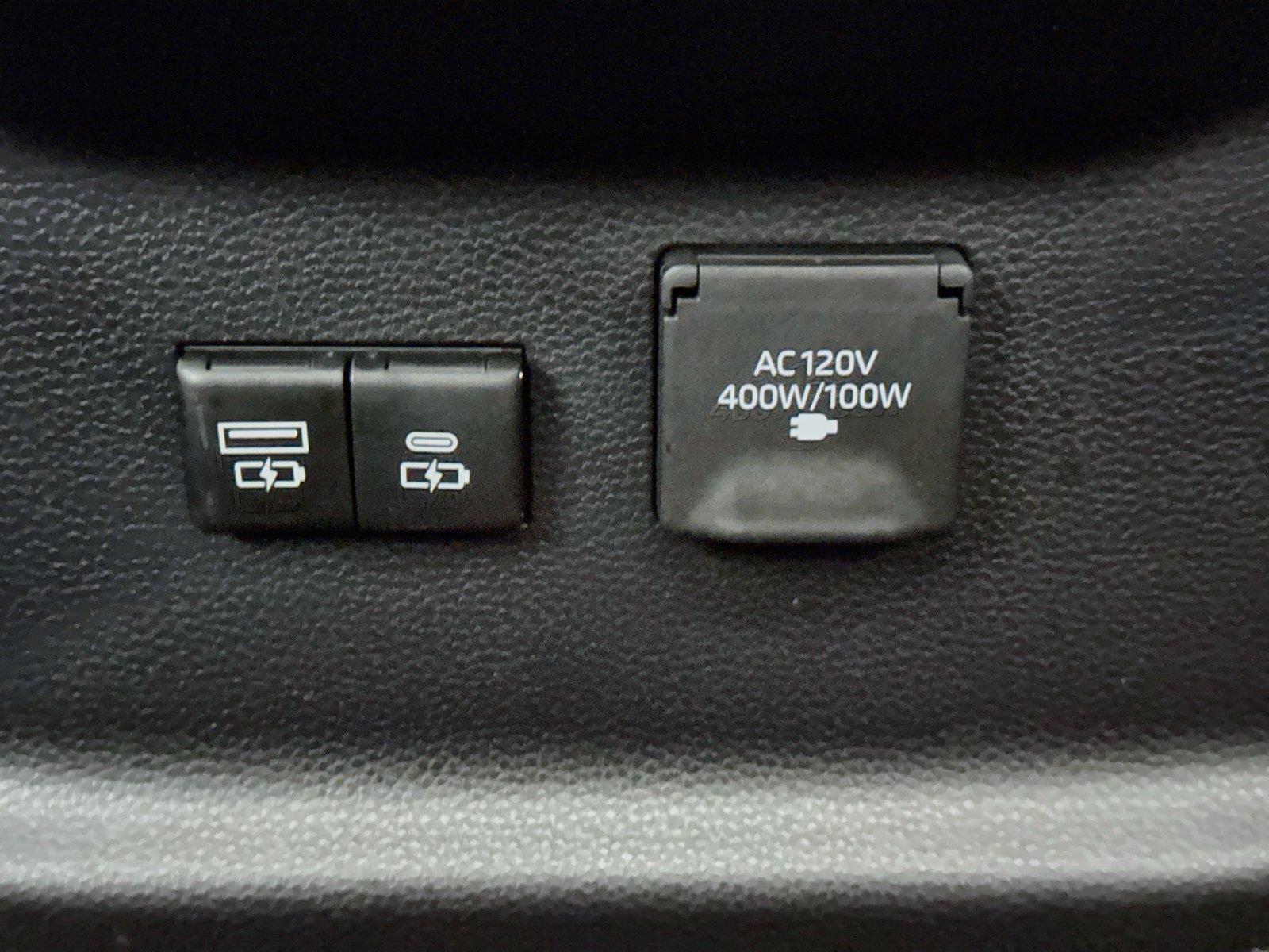 2023 Toyota Tundra Platinum Hybrid photo 38