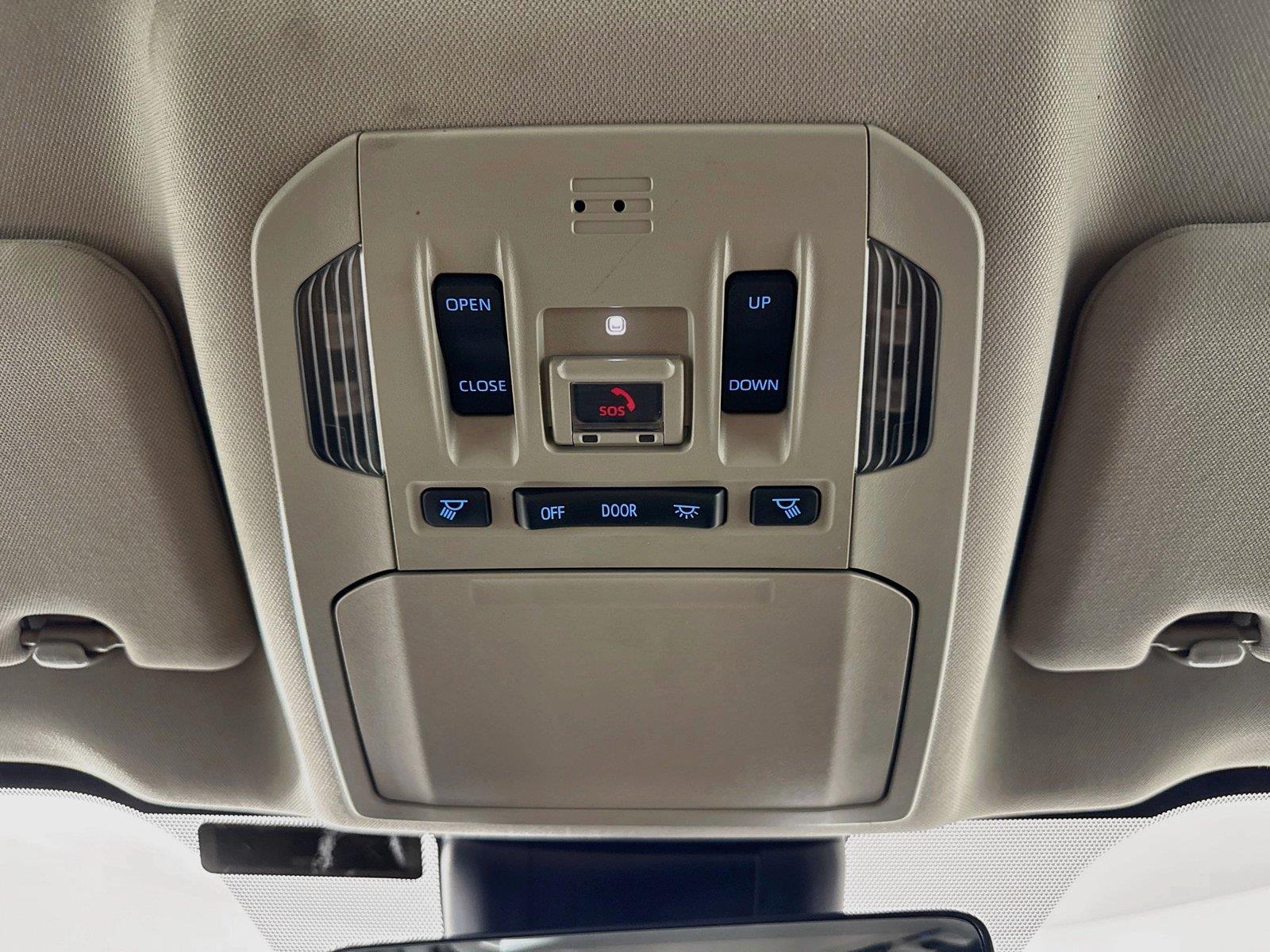 2022 Toyota Highlander XLE photo 22