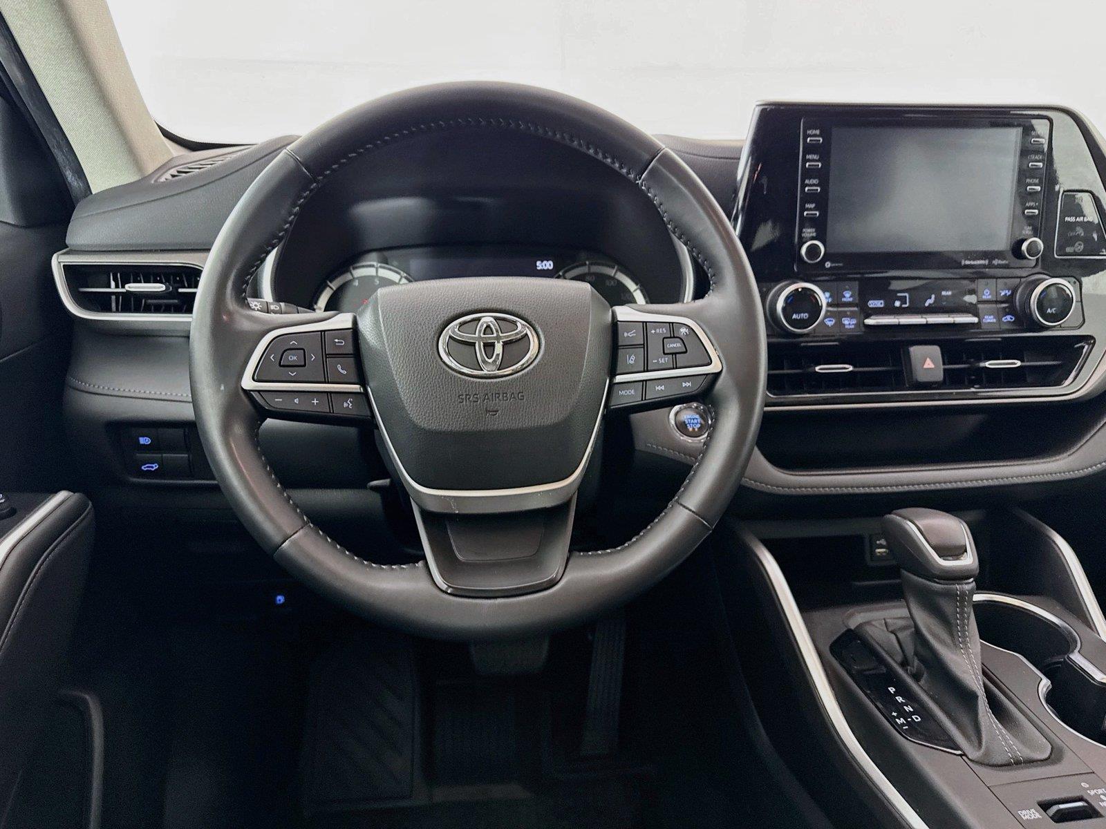 2022 Toyota Highlander XLE photo 30
