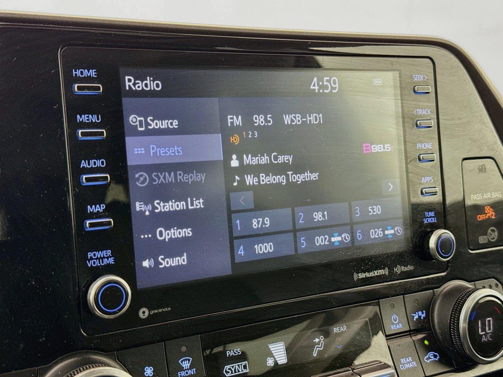 2022 Toyota Highlander XLE photo 24