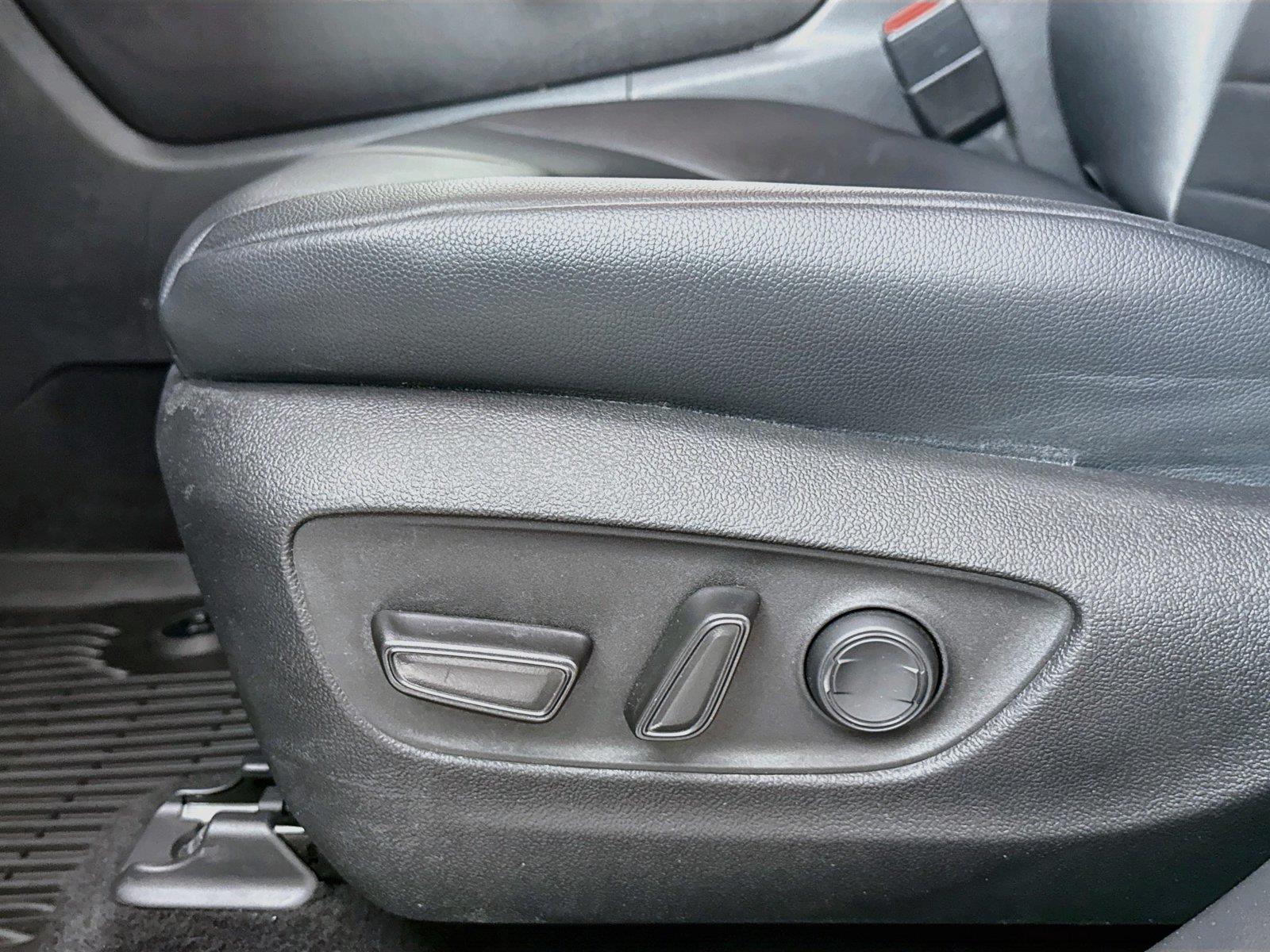 2022 Toyota Highlander XLE photo 28
