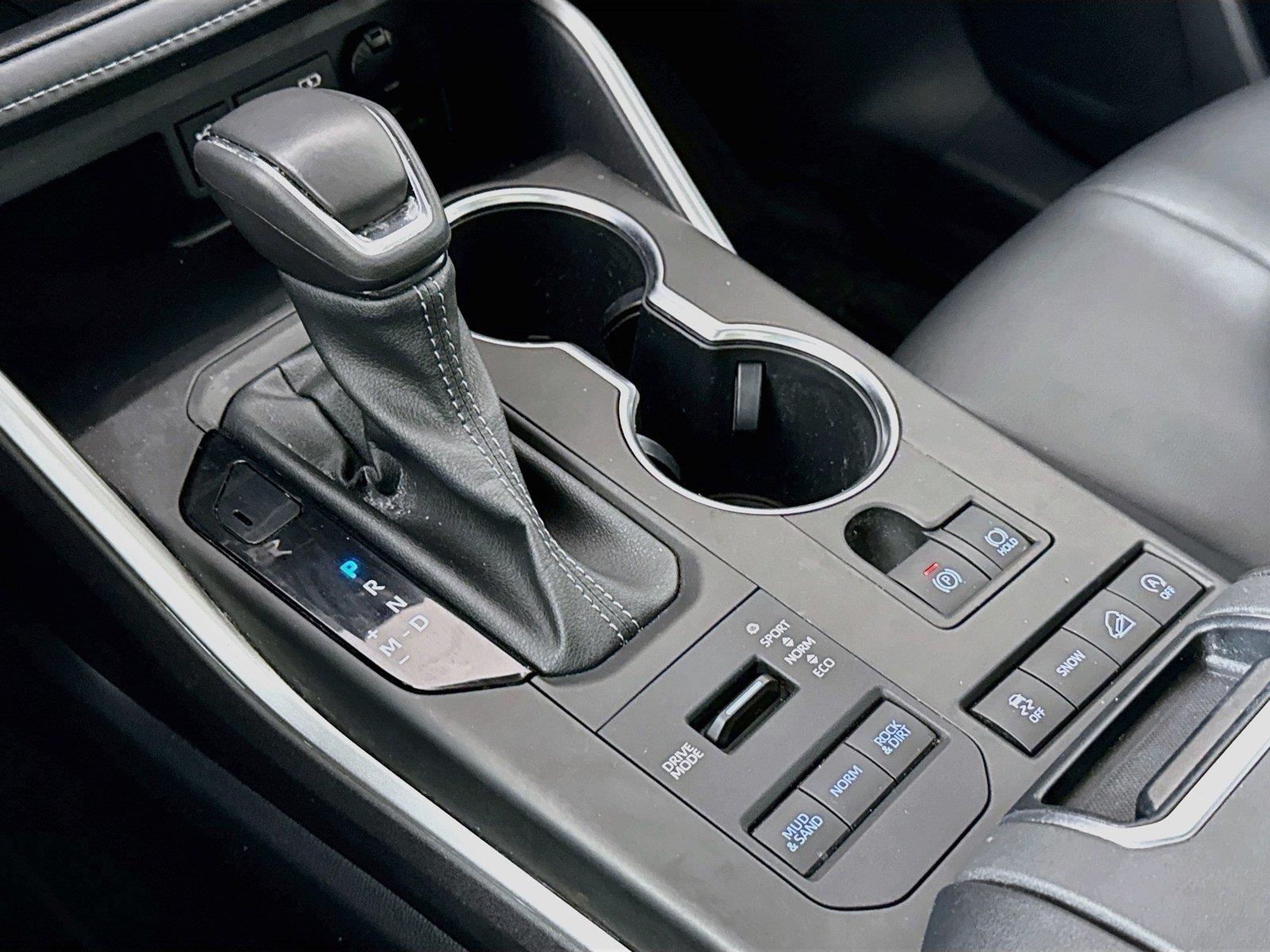 2022 Toyota Highlander XLE photo 26