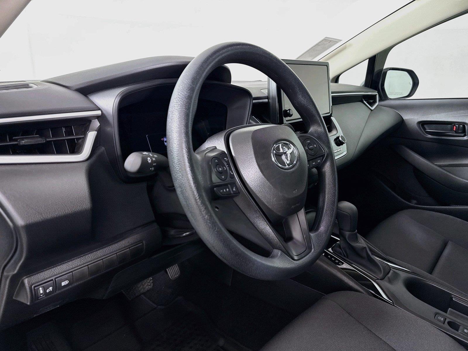 2026 Toyota Corolla LE photo 3