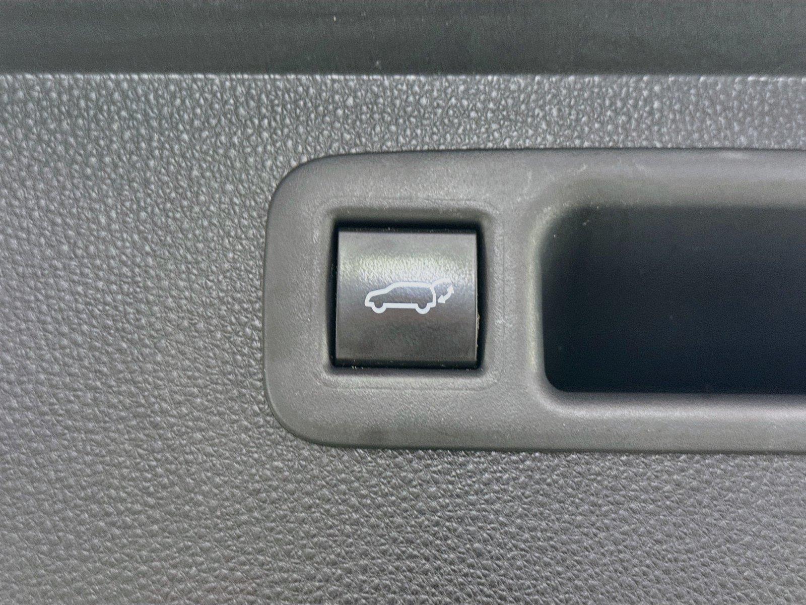 2022 Toyota Highlander XLE photo 38
