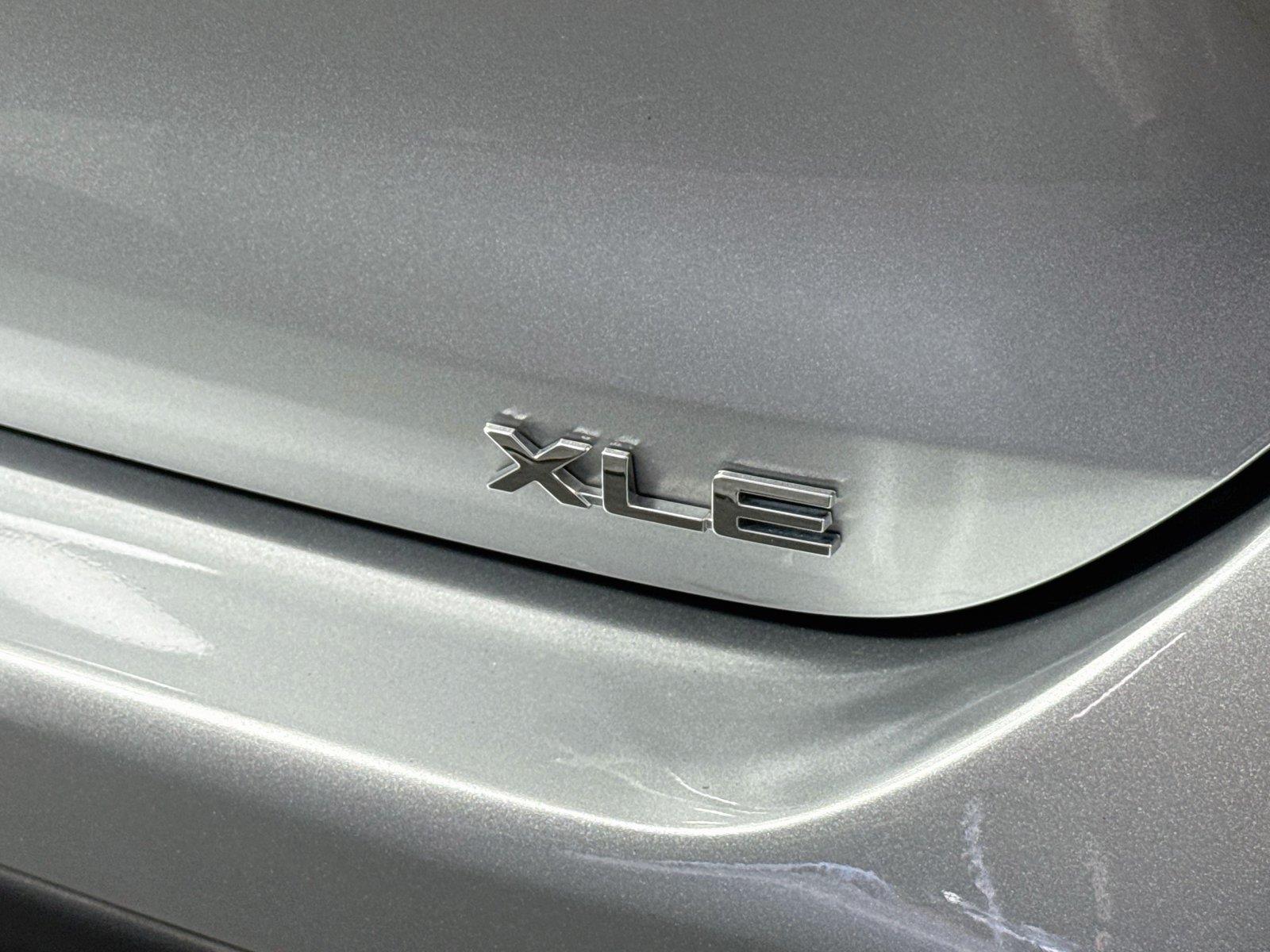 2025 Toyota Highlander XLE photo 14