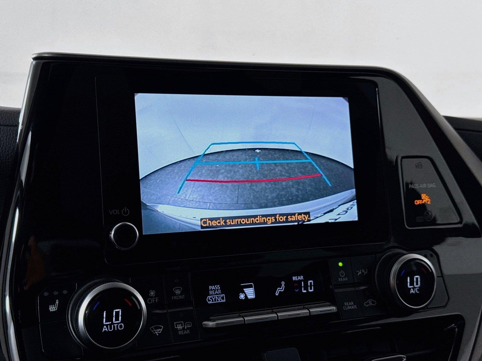 2025 Toyota Highlander XLE photo 25