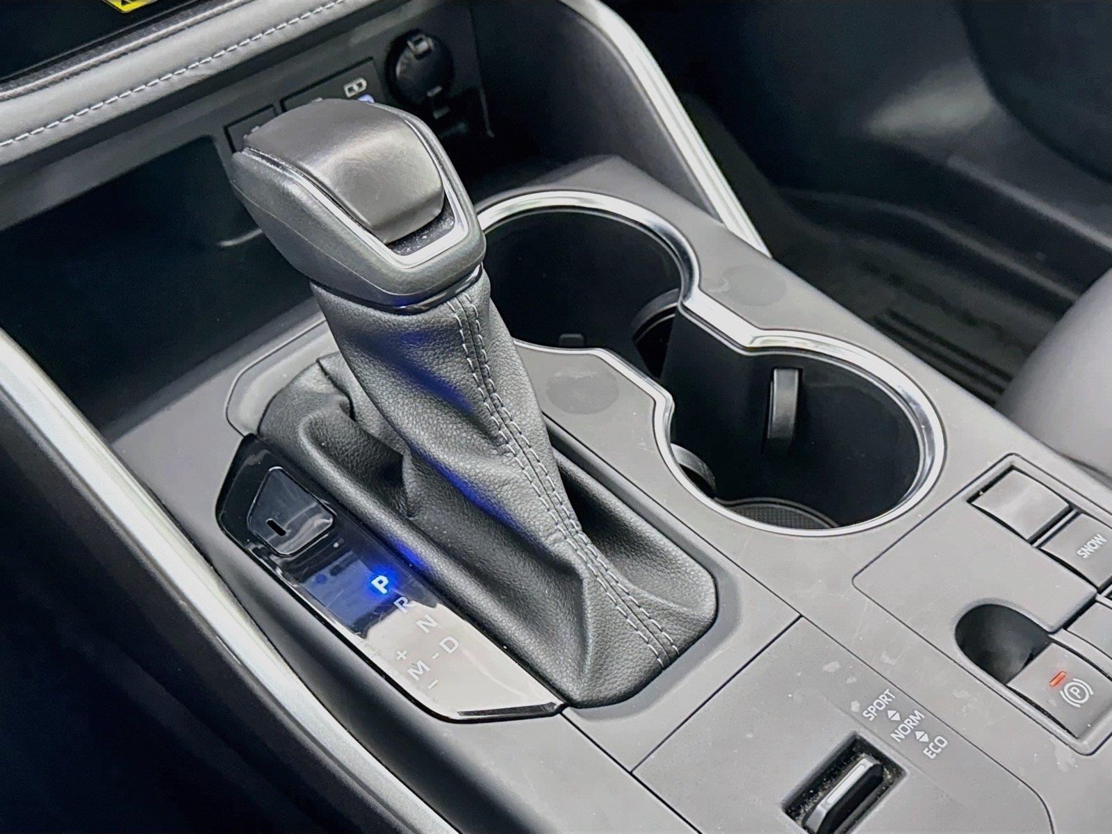 2025 Toyota Highlander XLE photo 27