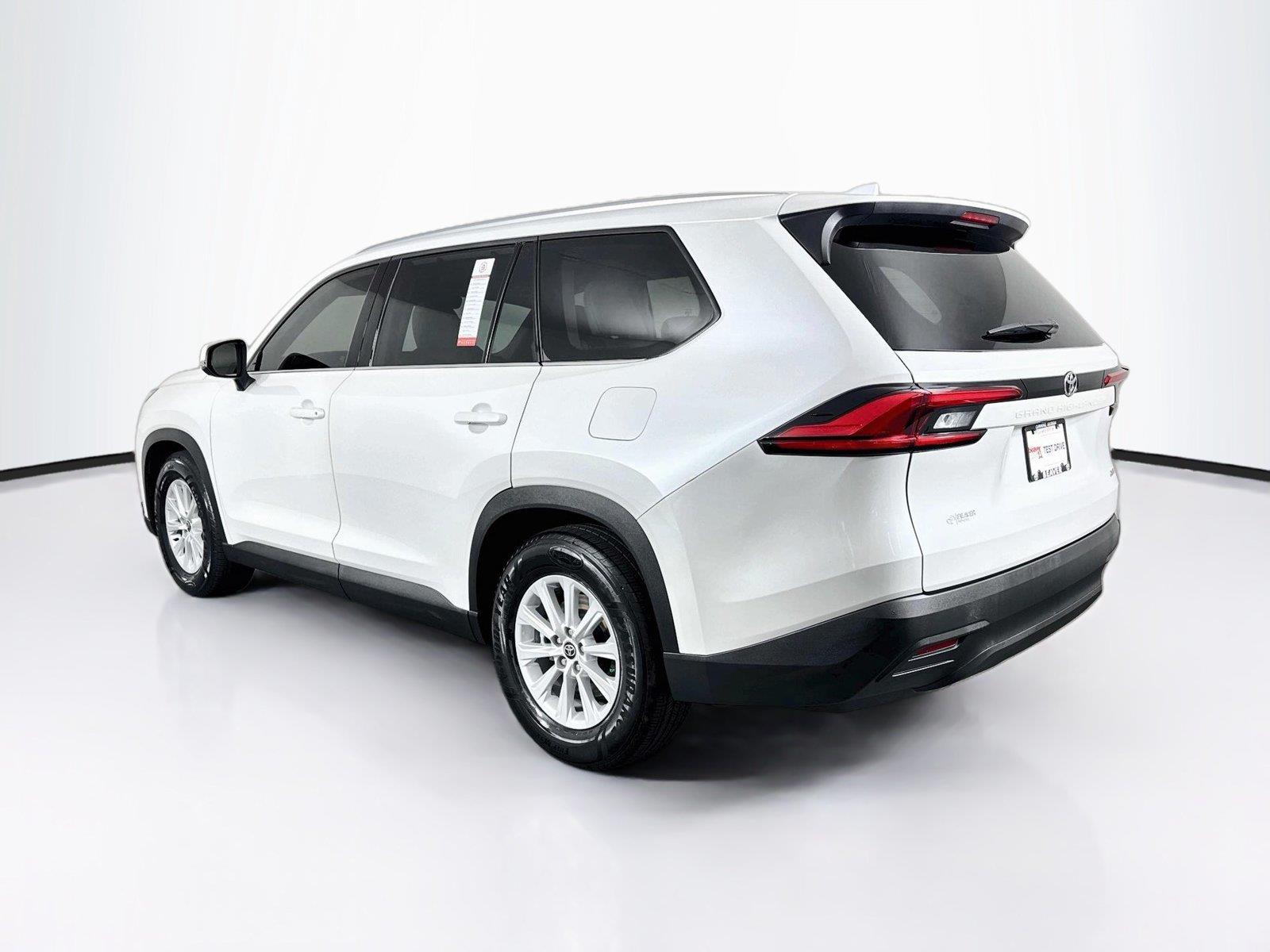2024 Toyota Grand Highlander XLE photo 12