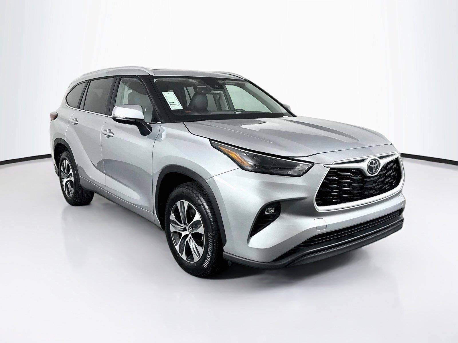 2025 Toyota Highlander XLE photo 9
