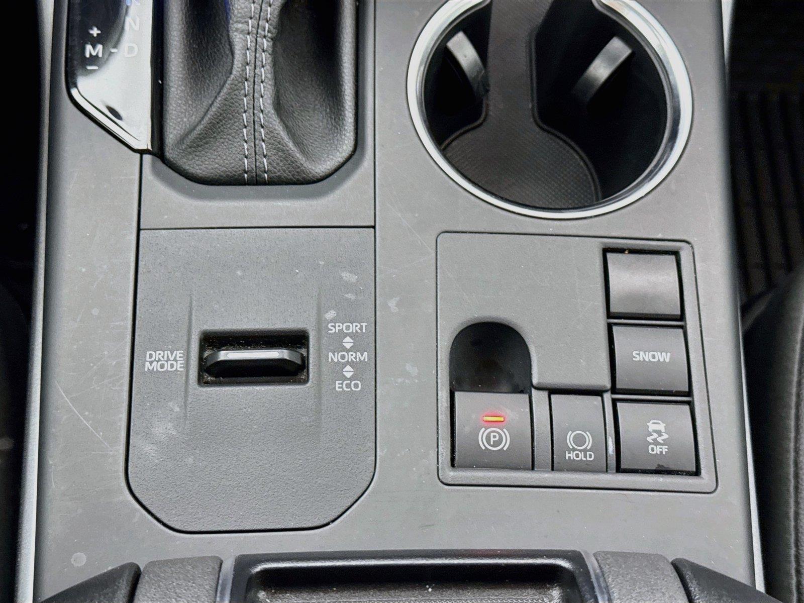 2025 Toyota Highlander XLE photo 29