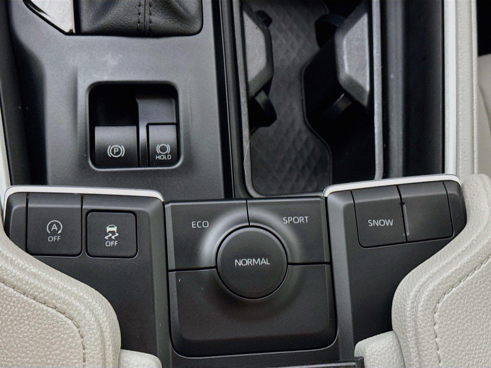 2024 Toyota Grand Highlander XLE photo 28
