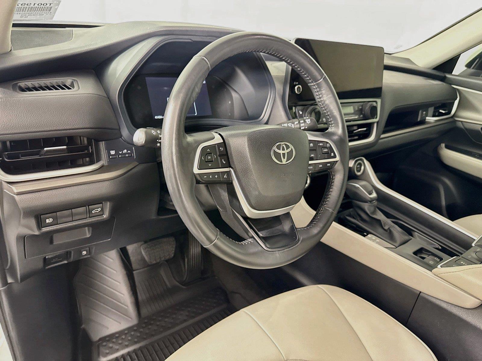 2024 Toyota Grand Highlander XLE photo 3