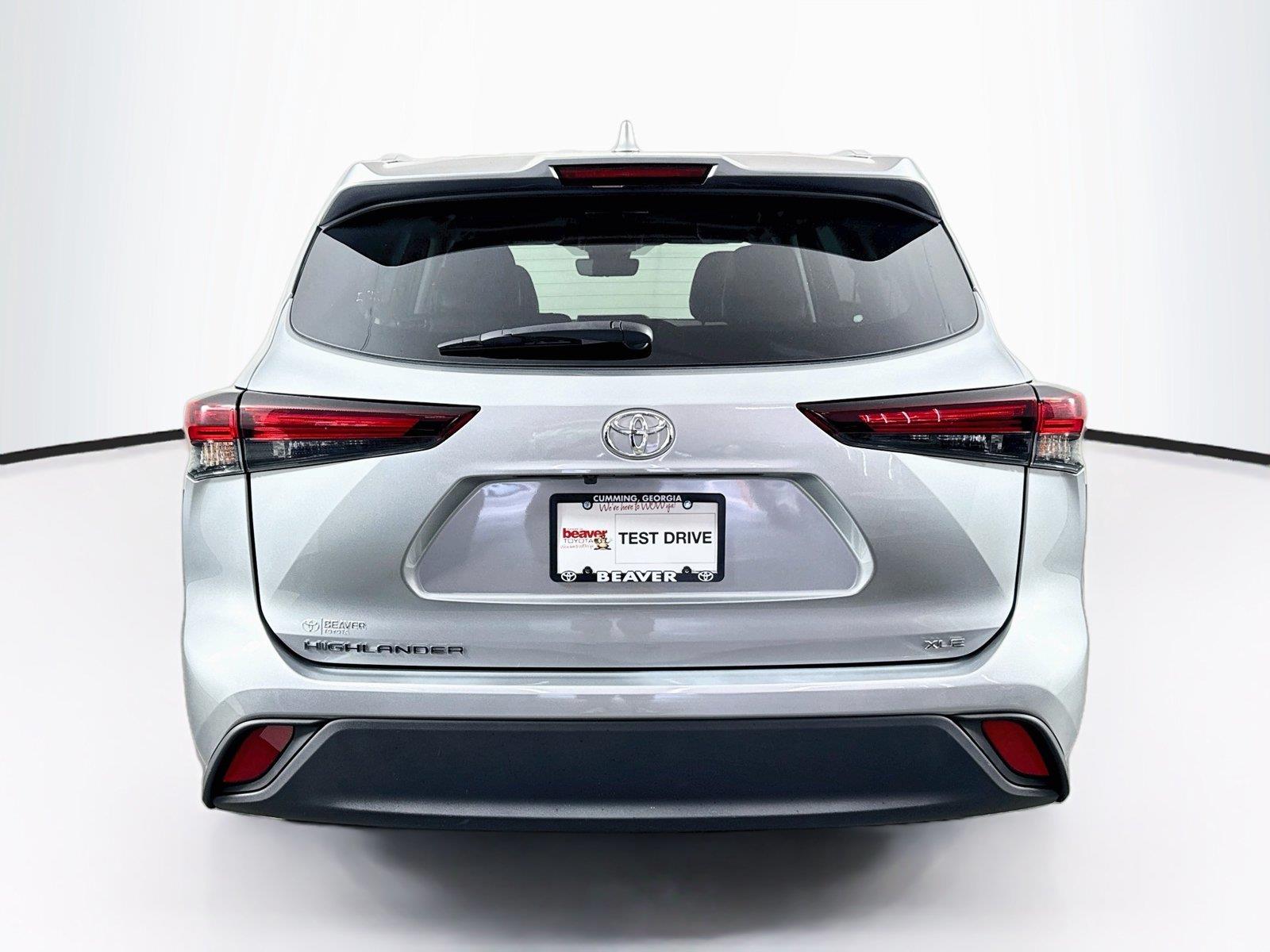 2025 Toyota Highlander XLE photo 11