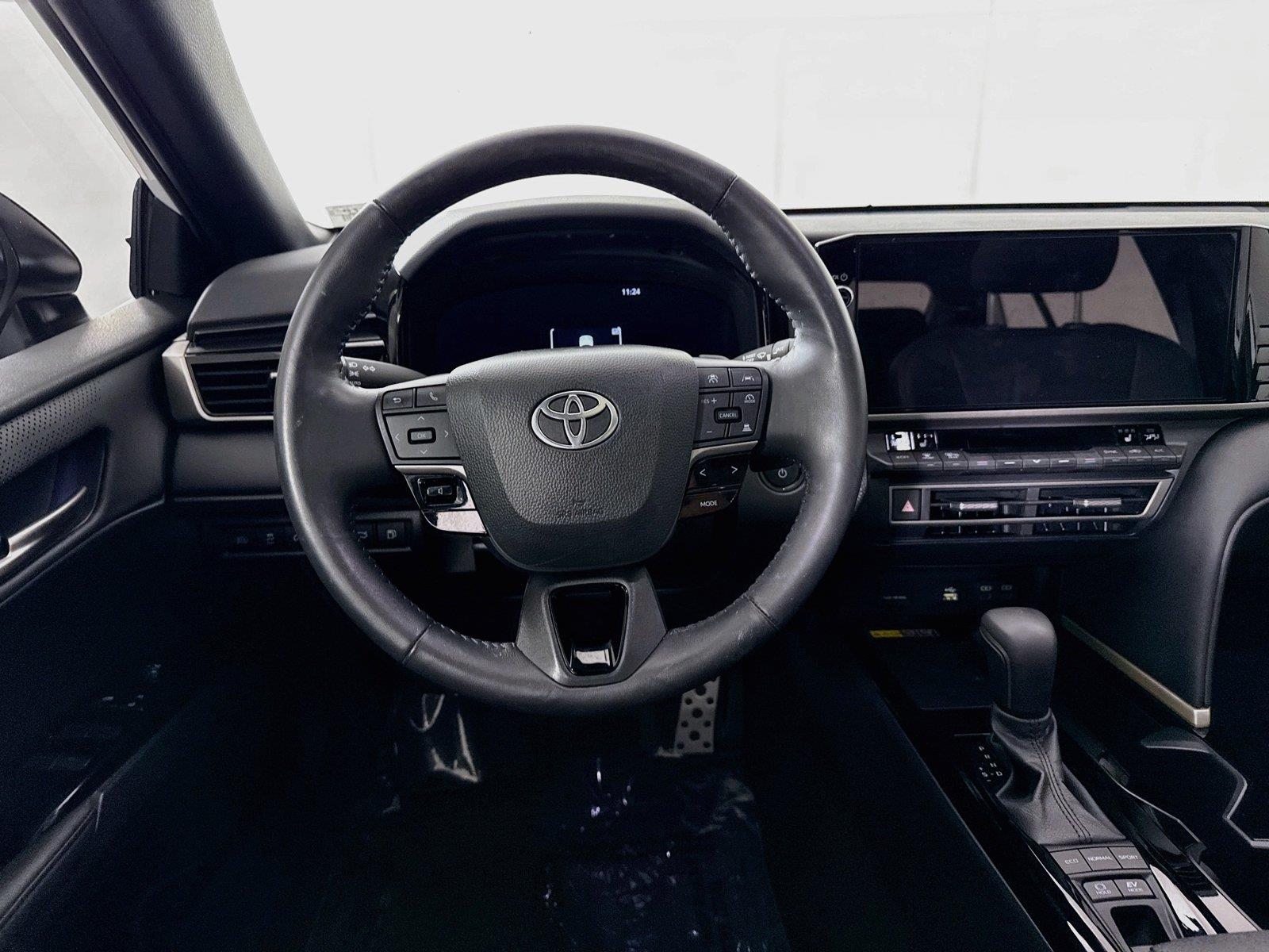 2025 Toyota Camry XSE photo 33